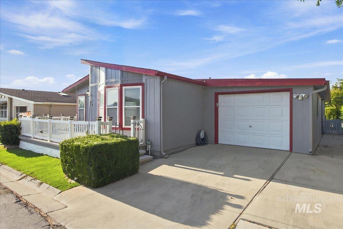 1907 W Flamingo Ave, Nampa, Idaho 83651, 2 Bedrooms, 2 Bathrooms, Residential For Sale, Price $199,900, 98998039