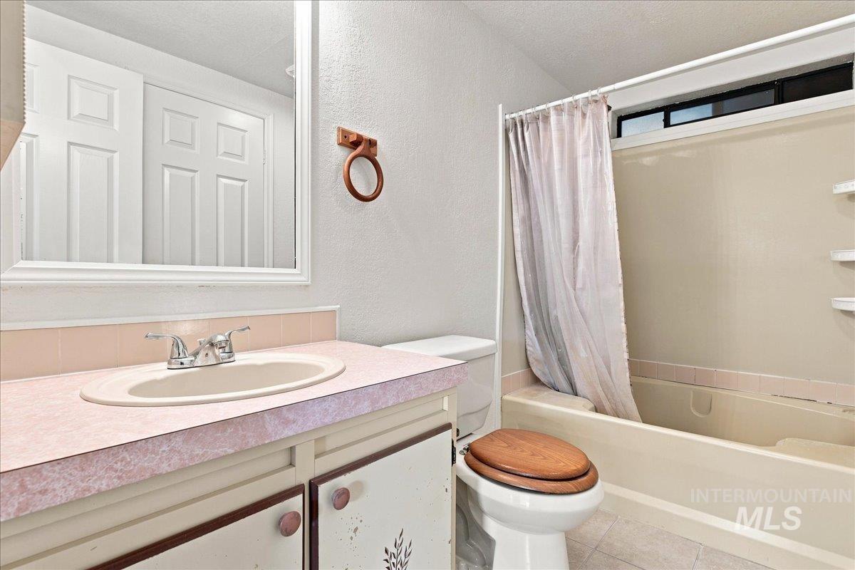 1907 W Flamingo Ave, Nampa, Idaho 83651, 2 Bedrooms, 2 Bathrooms, Residential For Sale, Price $199,900, 98998039