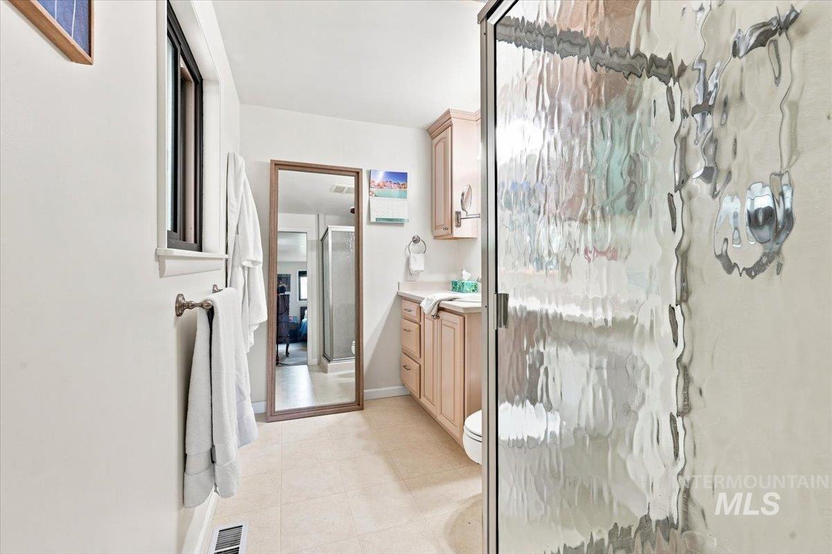 5203 N Sorrento Dr, Boise, Idaho 83704, 4 Bedrooms, 3 Bathrooms, Residential For Sale, Price $849,900, 98998044
