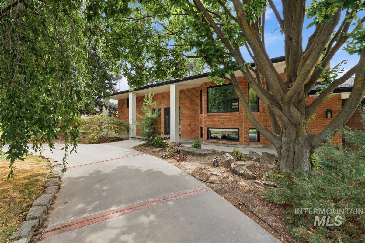 5203 N Sorrento Dr, Boise, Idaho 83704, 4 Bedrooms, 3 Bathrooms, Residential For Sale, Price $849,900, 98998044