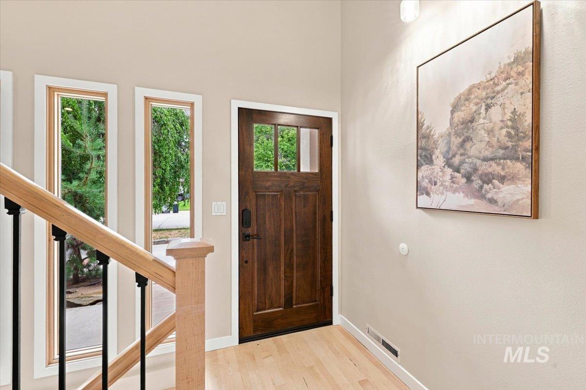 5203 N Sorrento Dr, Boise, Idaho 83704, 4 Bedrooms, 3 Bathrooms, Residential For Sale, Price $849,900, 98998044