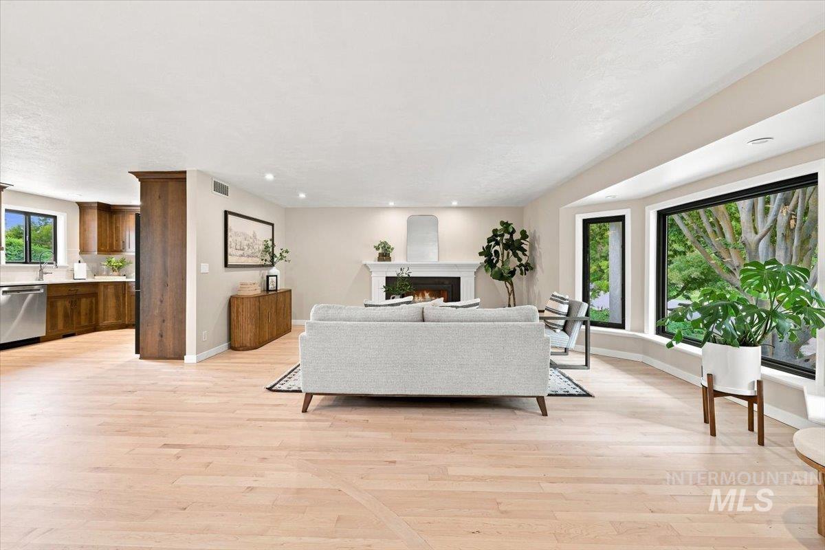5203 N Sorrento Dr, Boise, Idaho 83704, 4 Bedrooms, 3 Bathrooms, Residential For Sale, Price $849,900, 98998044