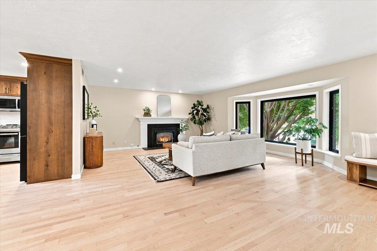 5203 N Sorrento Dr, Boise, Idaho 83704, 4 Bedrooms, 3 Bathrooms, Residential For Sale, Price $849,900, 98998044