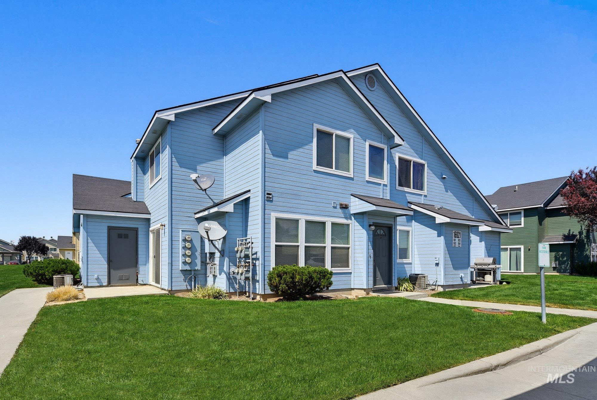 16921 N Pamela Loop, Nampa, Idaho 83651, 2 Bedrooms, 2 Bathrooms, Residential Income For Sale, Price $825,000,MLS 98998046