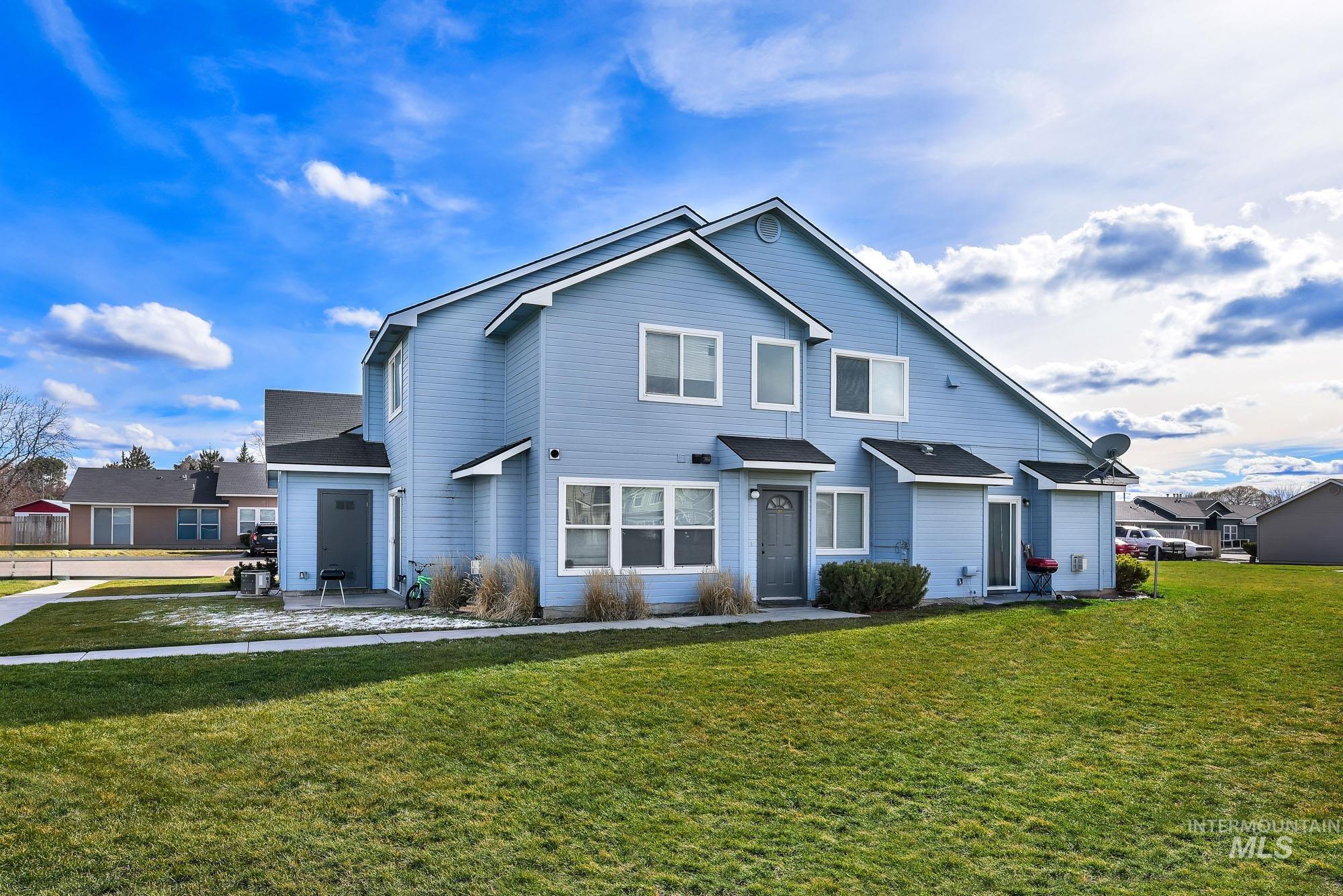 16921 N Pamela Loop, Nampa, Idaho 83651, 2 Bedrooms, 2 Bathrooms, Residential Income For Sale, Price $825,000,MLS 98998046