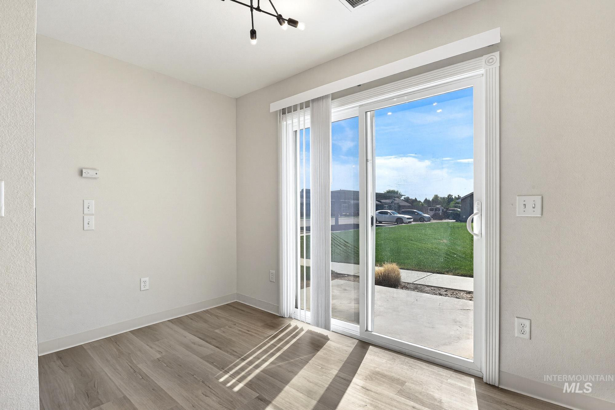 16921 N Pamela Loop, Nampa, Idaho 83651, 2 Bedrooms, 2 Bathrooms, Residential Income For Sale, Price $825,000,MLS 98998046