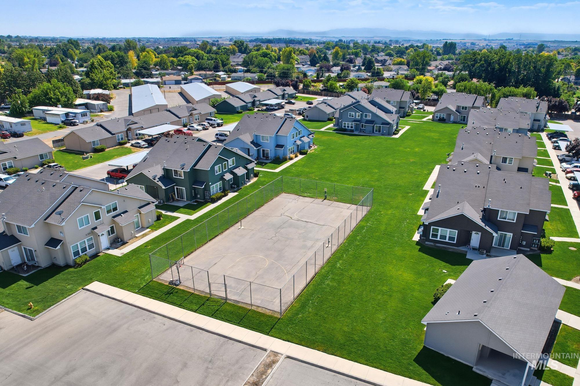 16921 N Pamela Loop, Nampa, Idaho 83651, 2 Bedrooms, 2 Bathrooms, Residential Income For Sale, Price $825,000,MLS 98998046