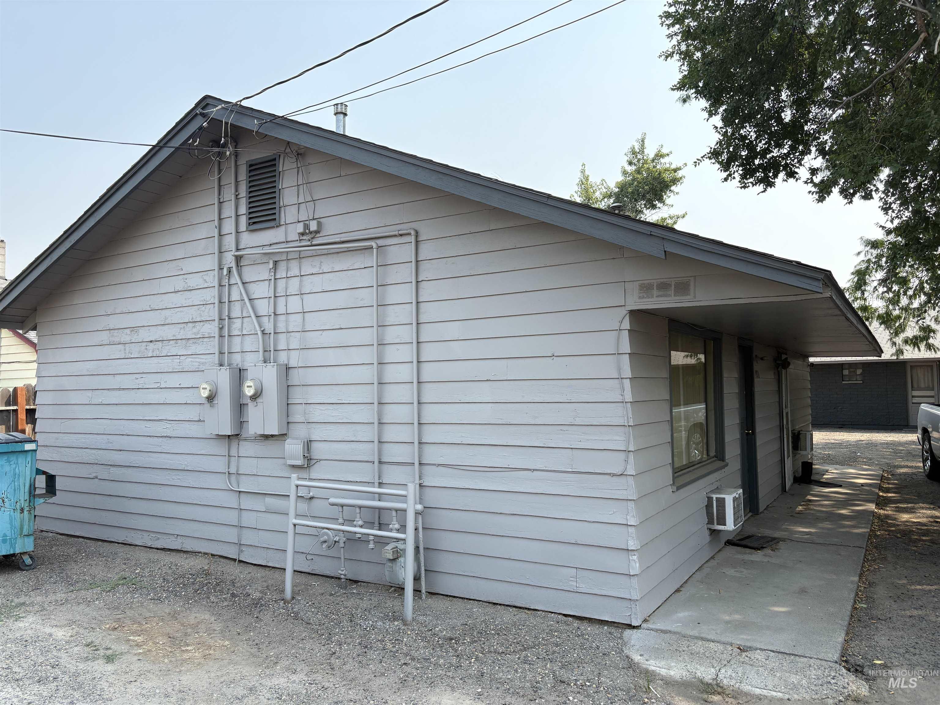 411 NW 1st street, Ontario, Oregon 97914, 2 Bedrooms, 1 Bathroom, Residential Income For Sale, Price $695,000,MLS 98998047