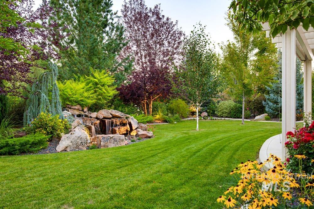 6844 N Winward Ave, Eagle, Idaho 83616, 4 Bedrooms, 3.5 Bathrooms, Residential For Sale, Price $1,050,000,MLS 98998048