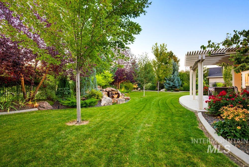 6844 N Winward Ave, Eagle, Idaho 83616, 4 Bedrooms, 3.5 Bathrooms, Residential For Sale, Price $1,050,000,MLS 98998048