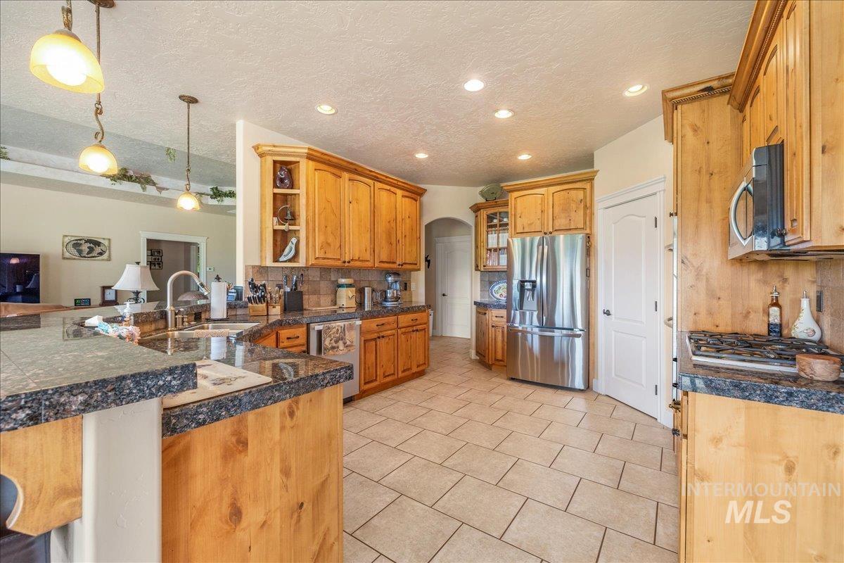 3134 N Merlot Place, Star, Idaho 83669, 4 Bedrooms, 3.5 Bathrooms, Residential For Sale, Price $1,100,000,MLS 98998050