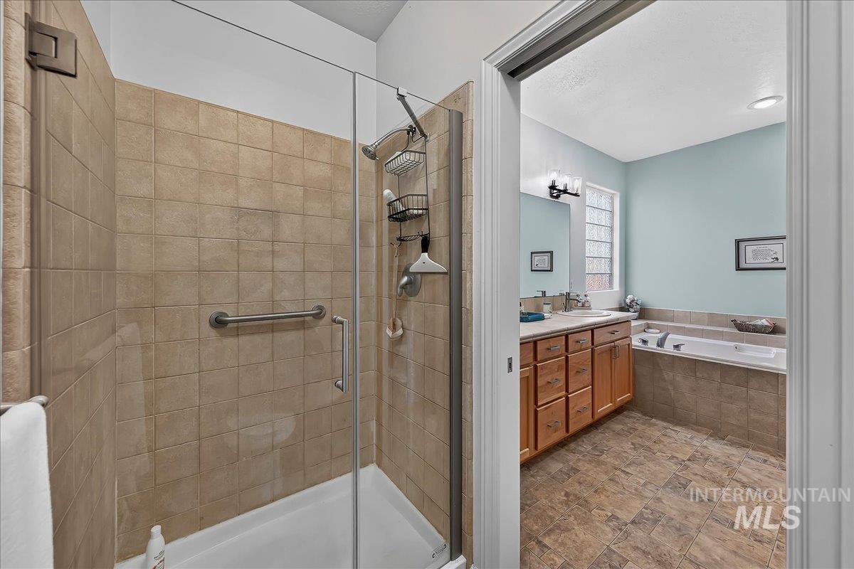 3454 S Shortleaf Ave., Boise, Idaho 83716, 3 Bedrooms, 3.5 Bathrooms, Residential For Sale, Price $995,000,MLS 98998058