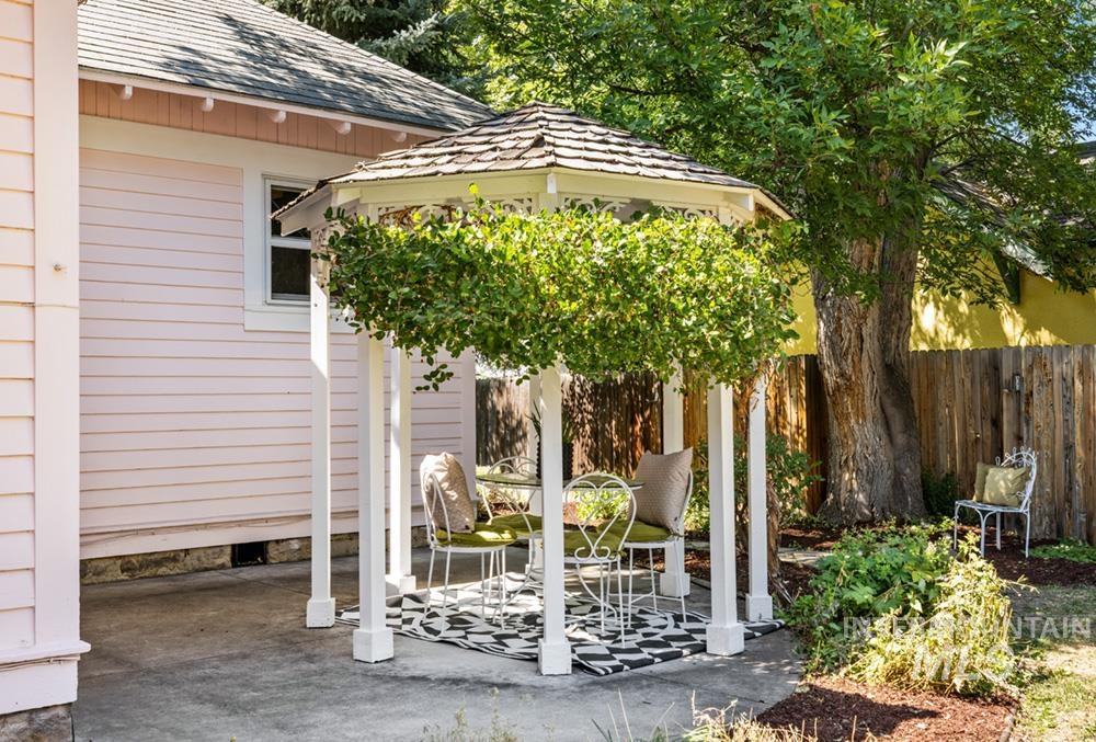 1310 N 7th St, Boise, Idaho 83702, 2 Bedrooms, 1 Bathroom, Residential For Sale, Price $628,000, 98998059
