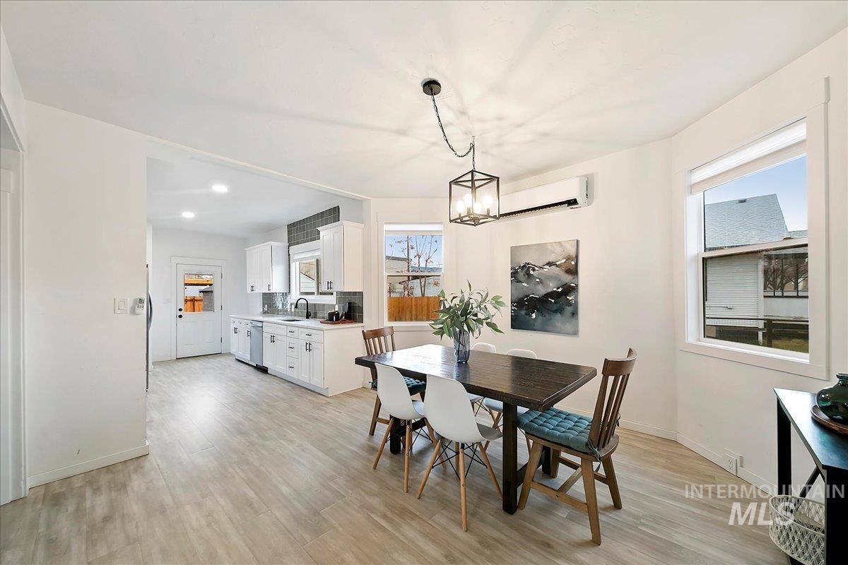515 S 15th Street, Boise, Idaho 83702, 3 Bedrooms, 2.5 Bathrooms, Residential For Sale, Price $545,600,MLS 98998060