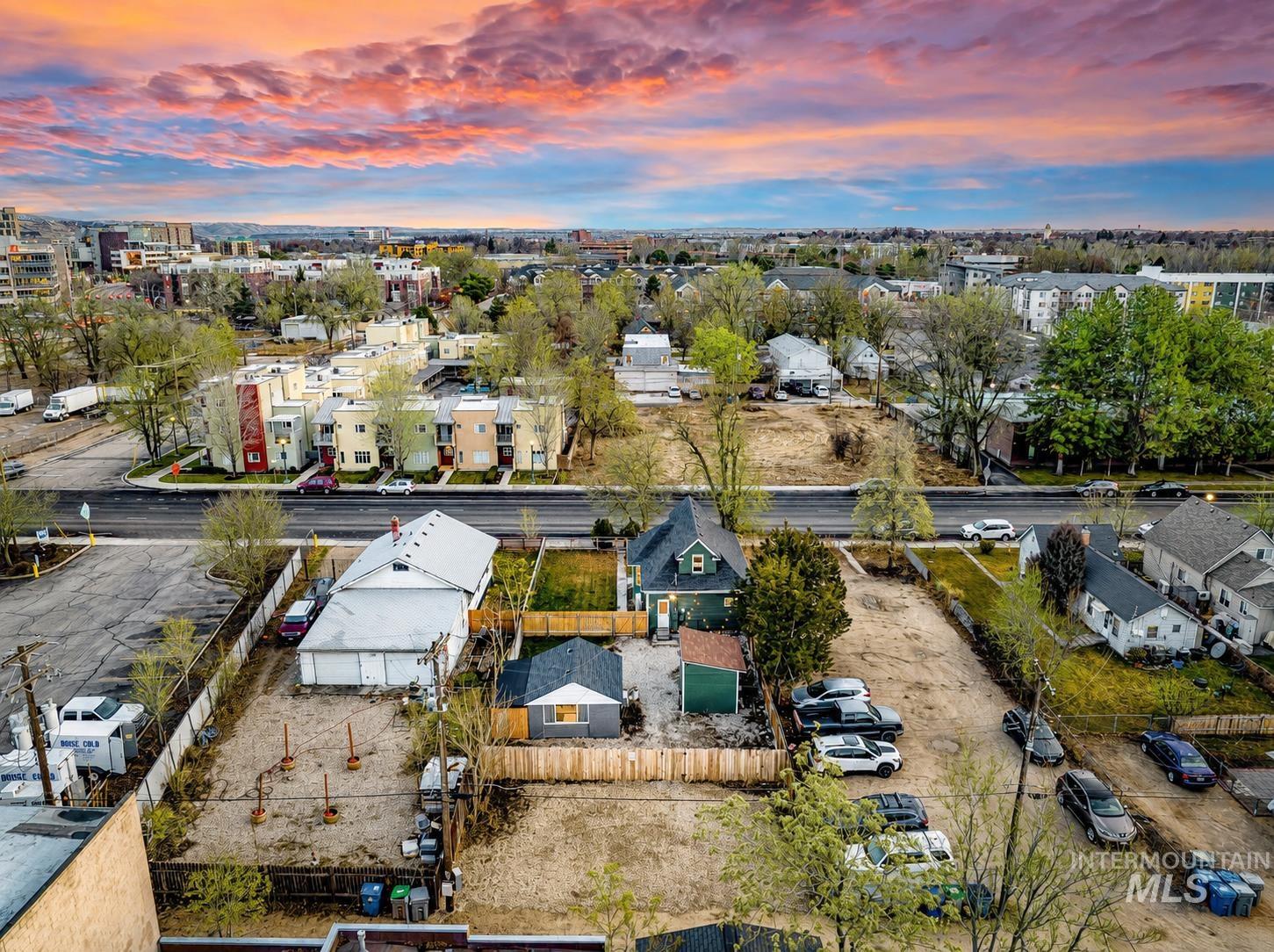 515 S 15th Street, Boise, Idaho 83702, 3 Bedrooms, 2.5 Bathrooms, Residential For Sale, Price $545,600,MLS 98998060
