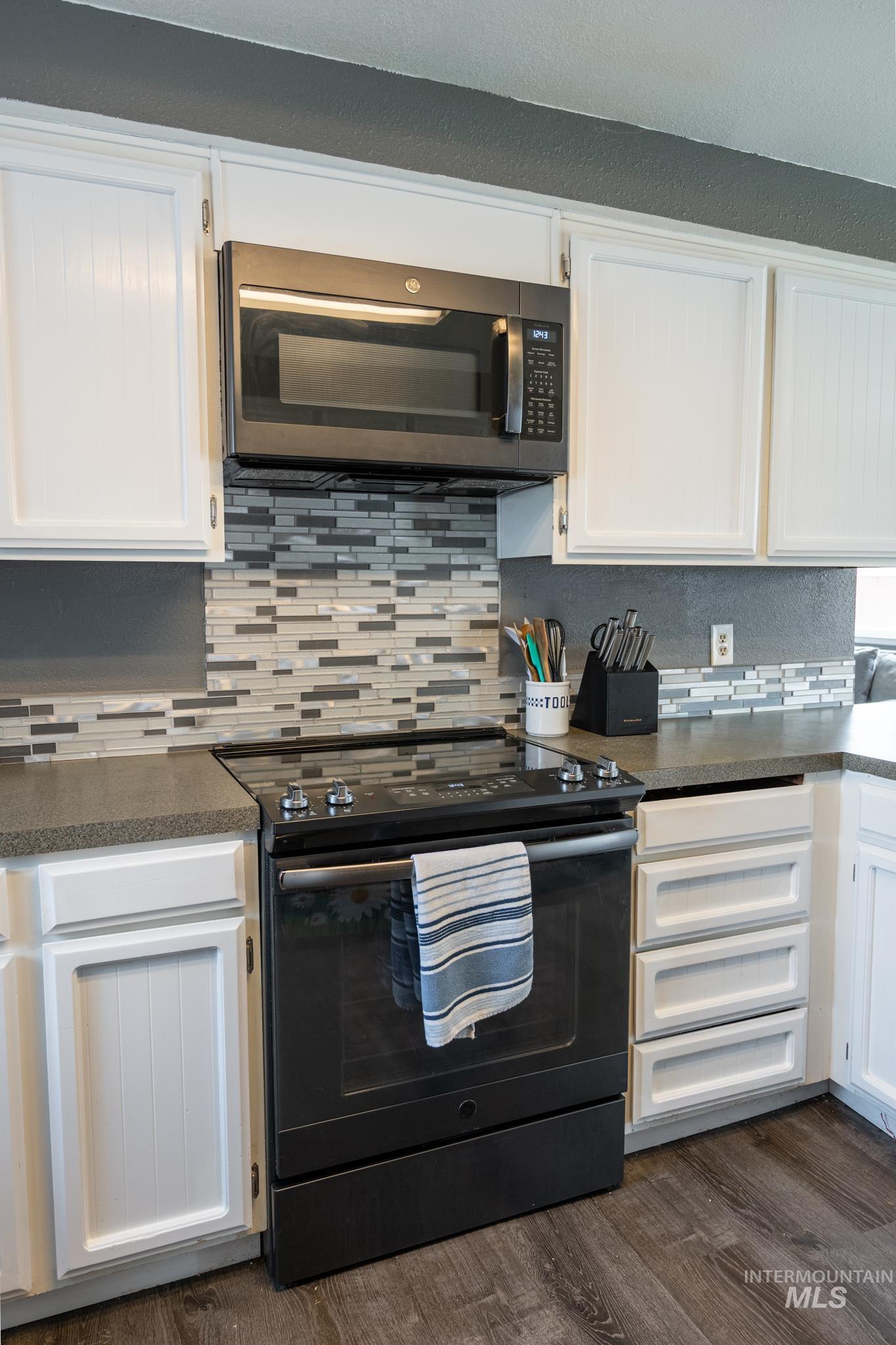 2496 SW 2nd Ave, Ontario, Oregon 97914, 4 Bedrooms, 3 Bathrooms, Residential For Sale, Price $359,000,MLS 98998061