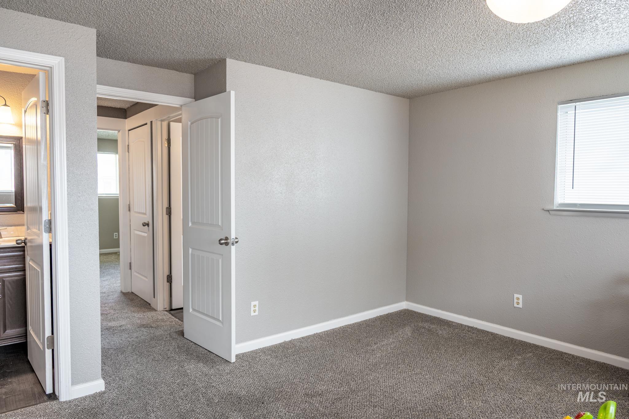 2496 SW 2nd Ave, Ontario, Oregon 97914, 4 Bedrooms, 3 Bathrooms, Residential For Sale, Price $359,000,MLS 98998061