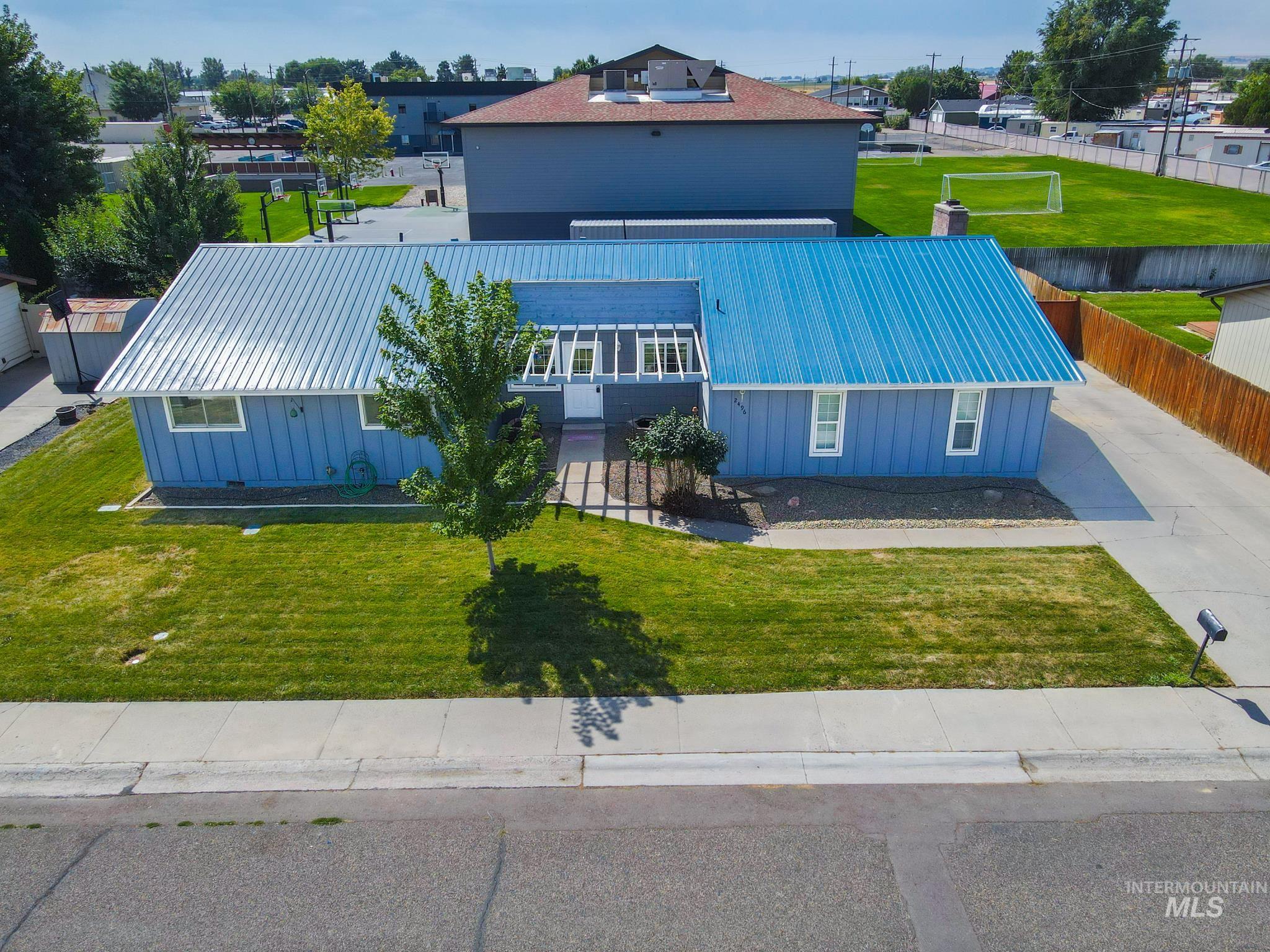 2496 SW 2nd Ave, Ontario, Oregon 97914, 4 Bedrooms, 3 Bathrooms, Residential For Sale, Price $359,000,MLS 98998061