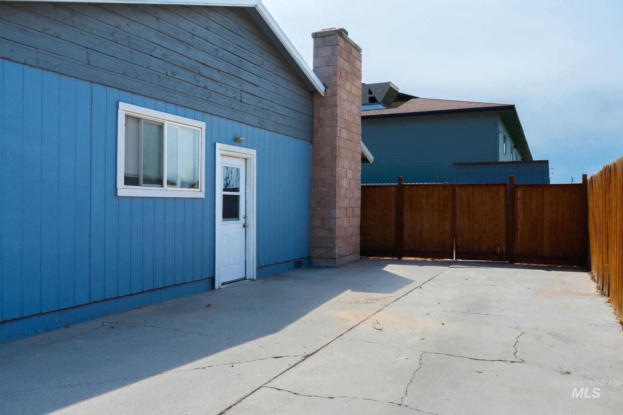 2496 SW 2nd Ave, Ontario, Oregon 97914, 4 Bedrooms, 3 Bathrooms, Residential For Sale, Price $359,000,MLS 98998061