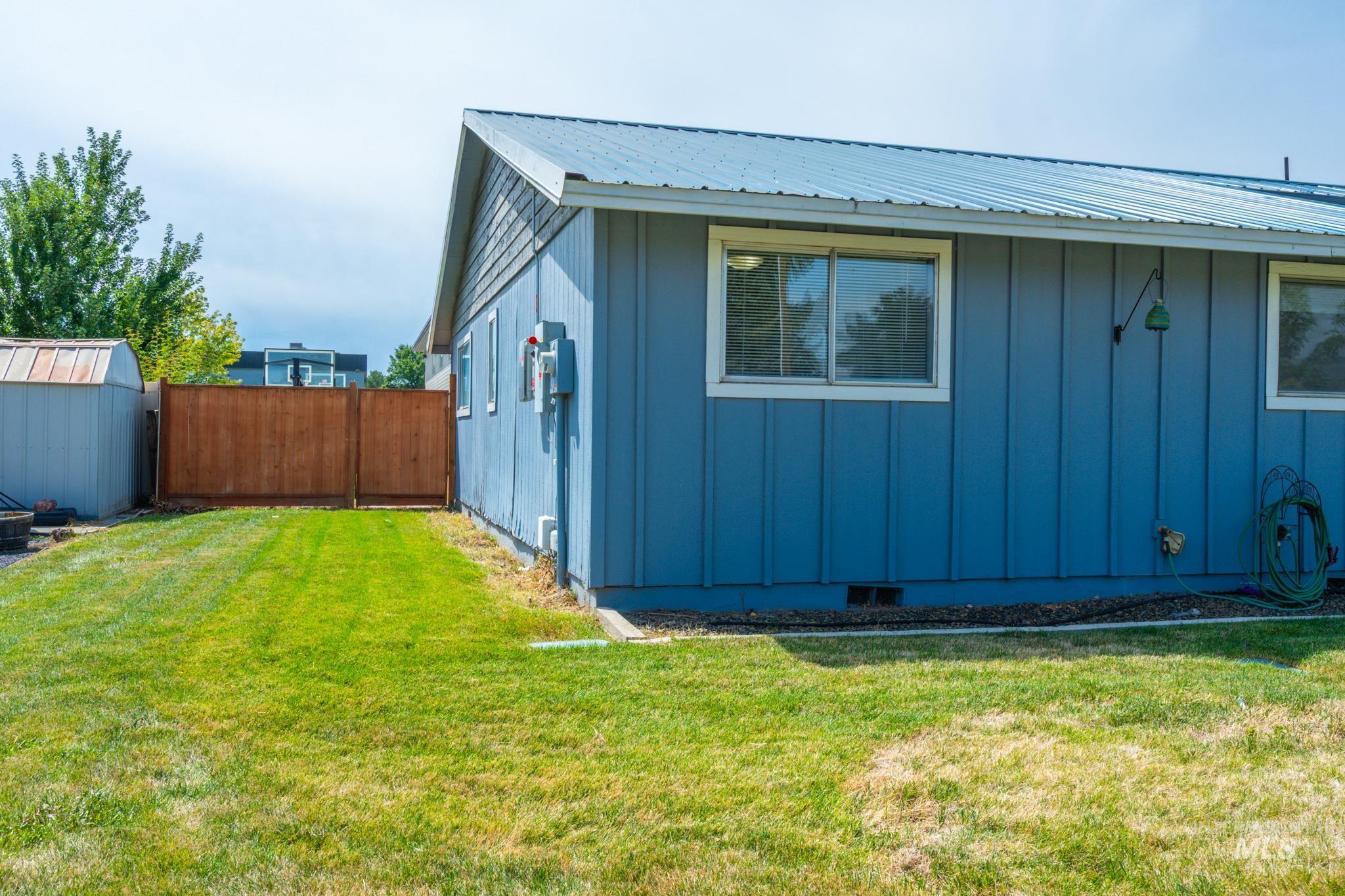 2496 SW 2nd Ave, Ontario, Oregon 97914, 4 Bedrooms, 3 Bathrooms, Residential For Sale, Price $359,000,MLS 98998061