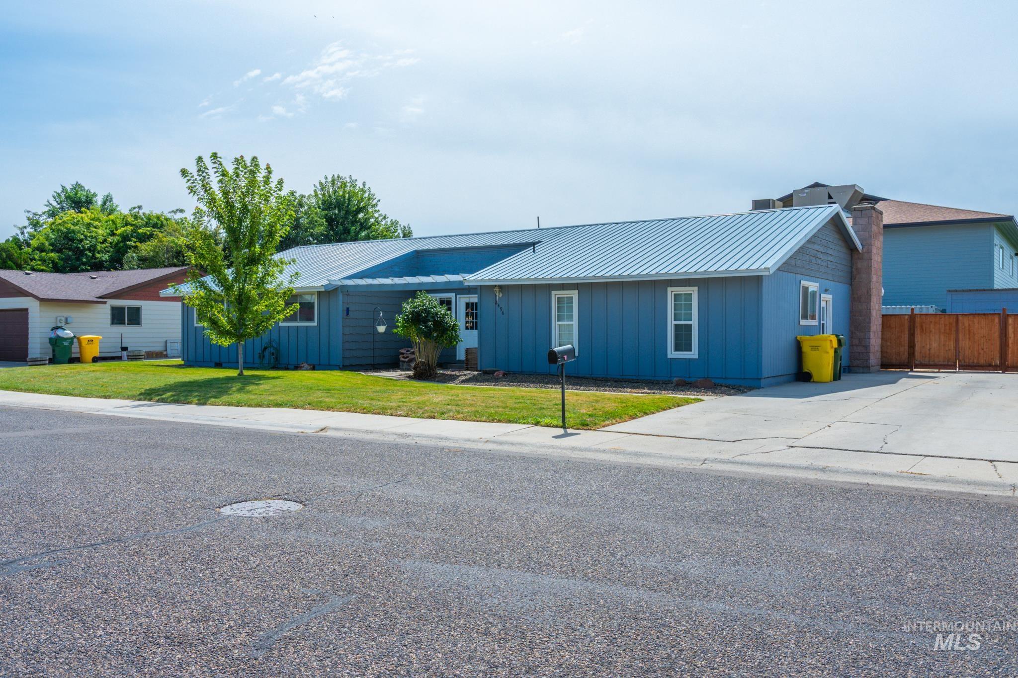 2496 SW 2nd Ave, Ontario, Oregon 97914, 4 Bedrooms, 3 Bathrooms, Residential For Sale, Price $359,000,MLS 98998061