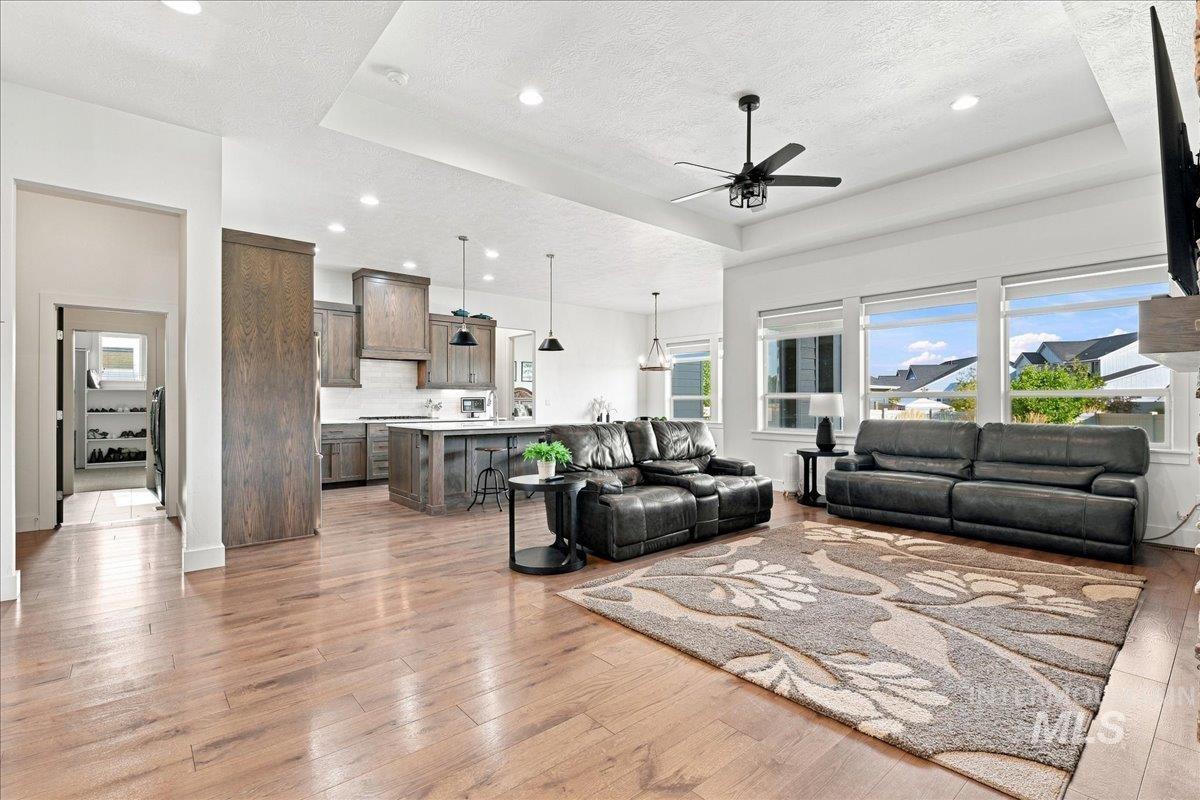 2768 Sawtelle Peak Street, Meridian, Idaho 83642, 4 Bedrooms, 3 Bathrooms, Residential For Sale, Price $885,000, 98998064