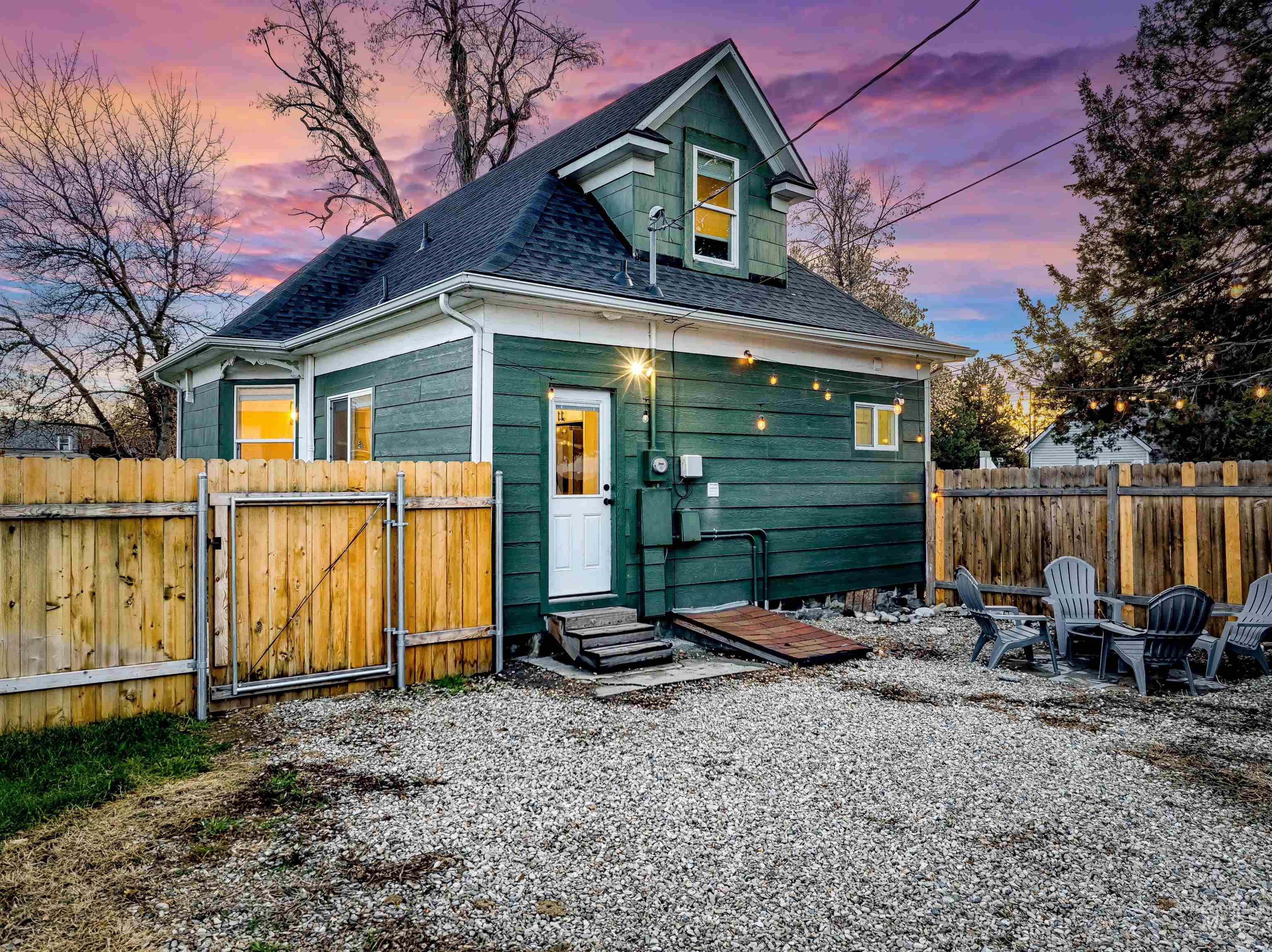 515 S 15th St, Boise, Idaho 83702, 3 Bedrooms, 2.5 Bathrooms, Residential Income For Sale, Price $545,600, 98998066