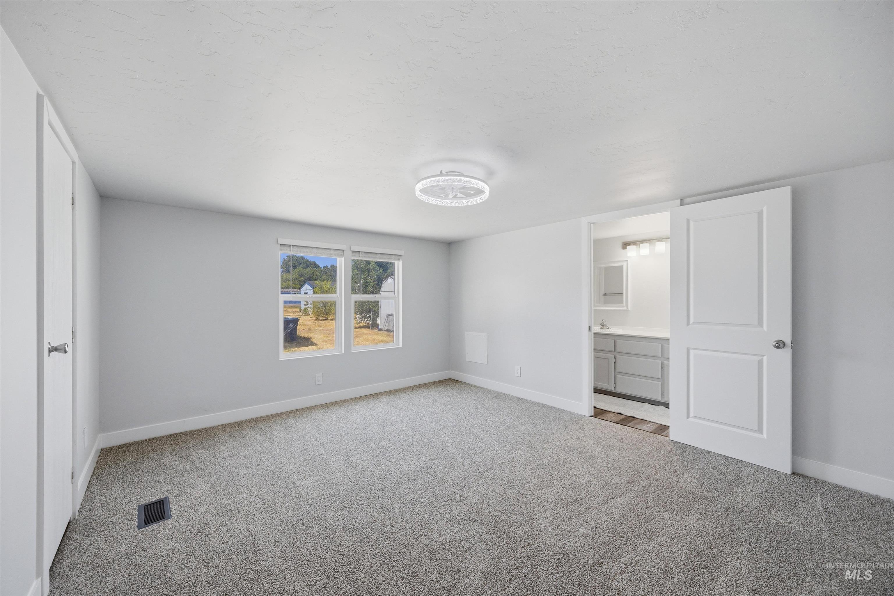 210 Dawn Dr, Mountain Home, Idaho 83647, 3 Bedrooms, 2 Bathrooms, Residential For Sale, Price $97,500, 98998067