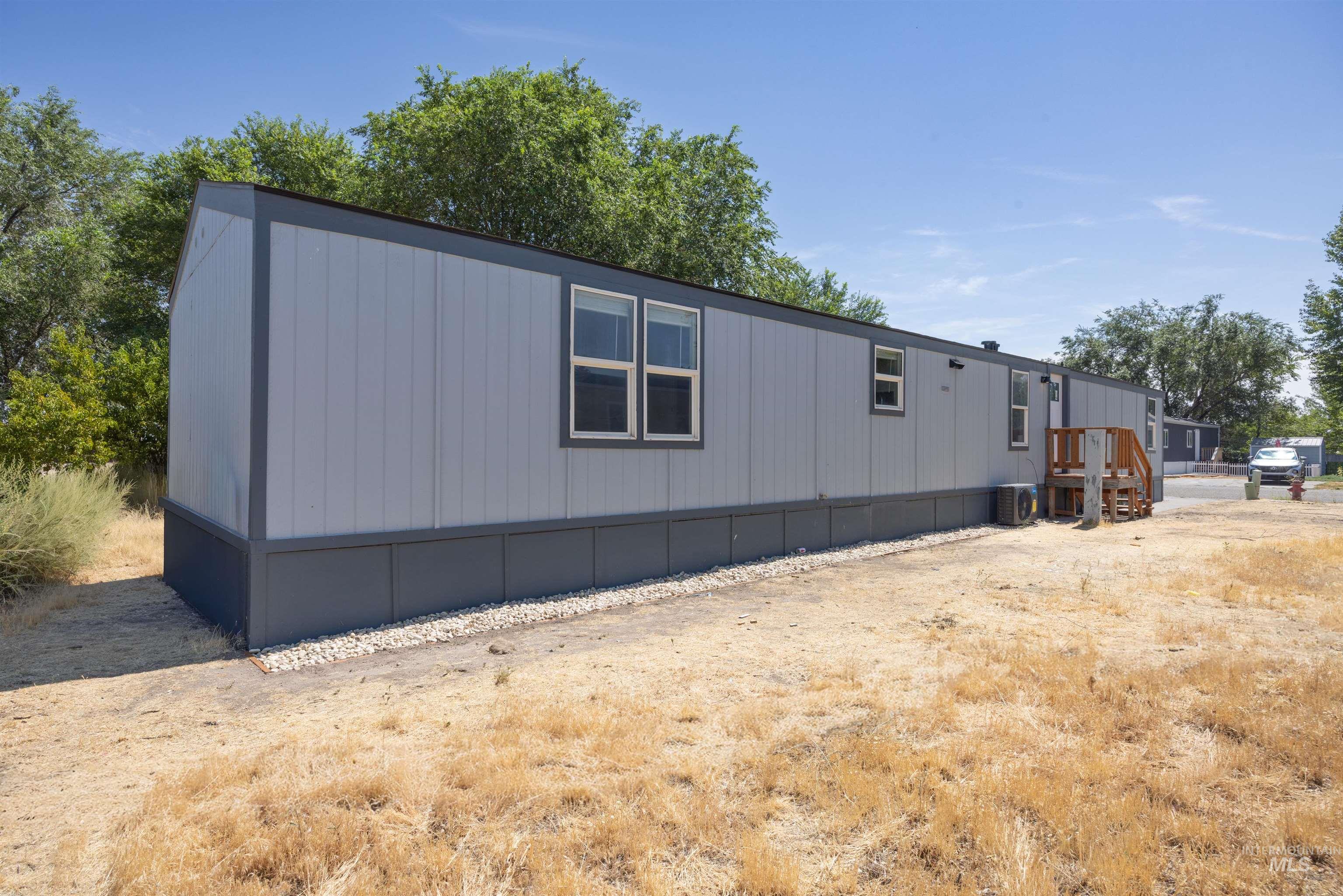 210 Dawn Dr, Mountain Home, Idaho 83647, 3 Bedrooms, 2 Bathrooms, Residential For Sale, Price $97,500, 98998067