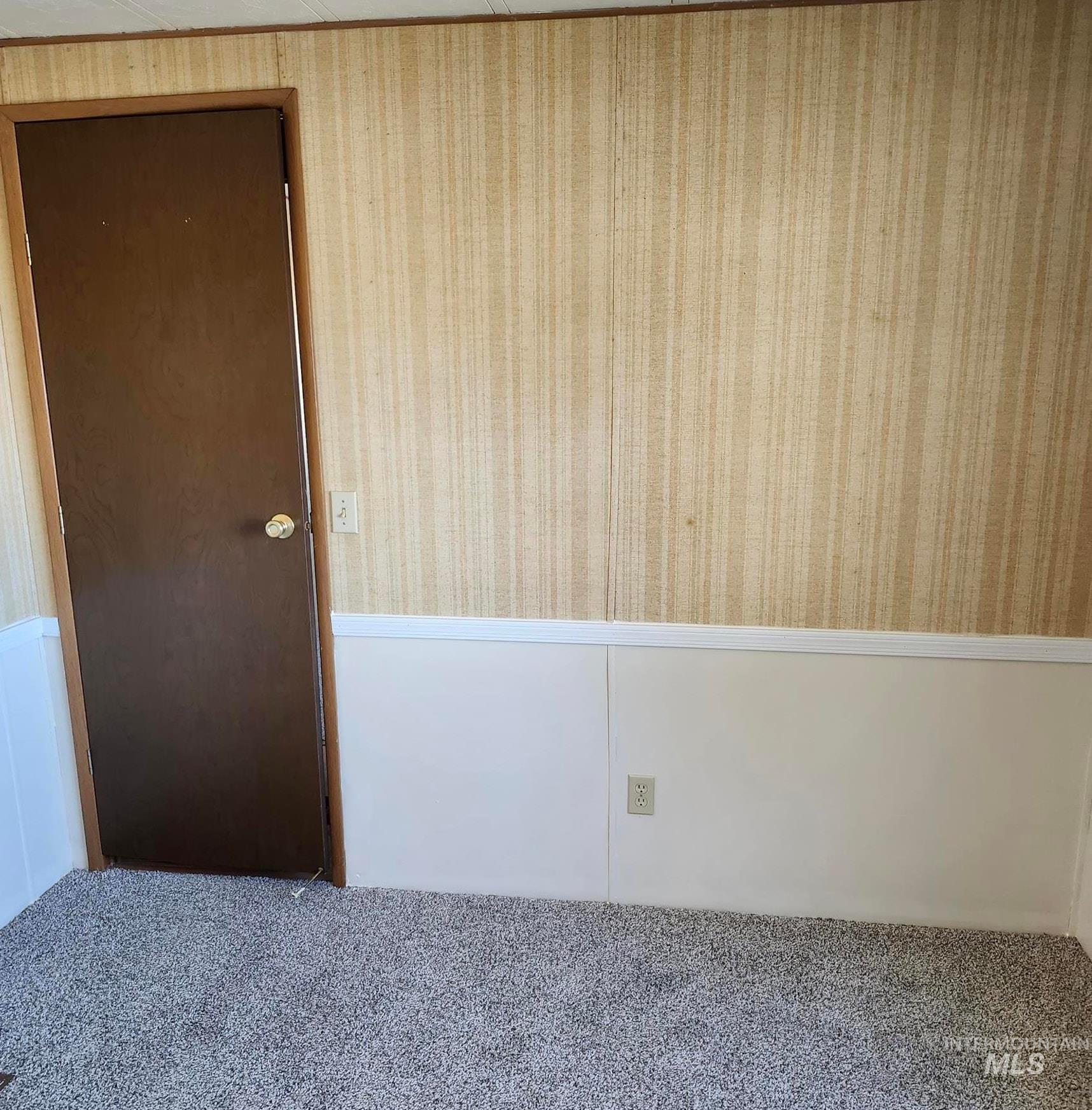 2451 Central Ave., Hollister, Idaho 83301, 3 Bedrooms, 2 Bathrooms, Residential For Sale, Price $210,000, 98998068