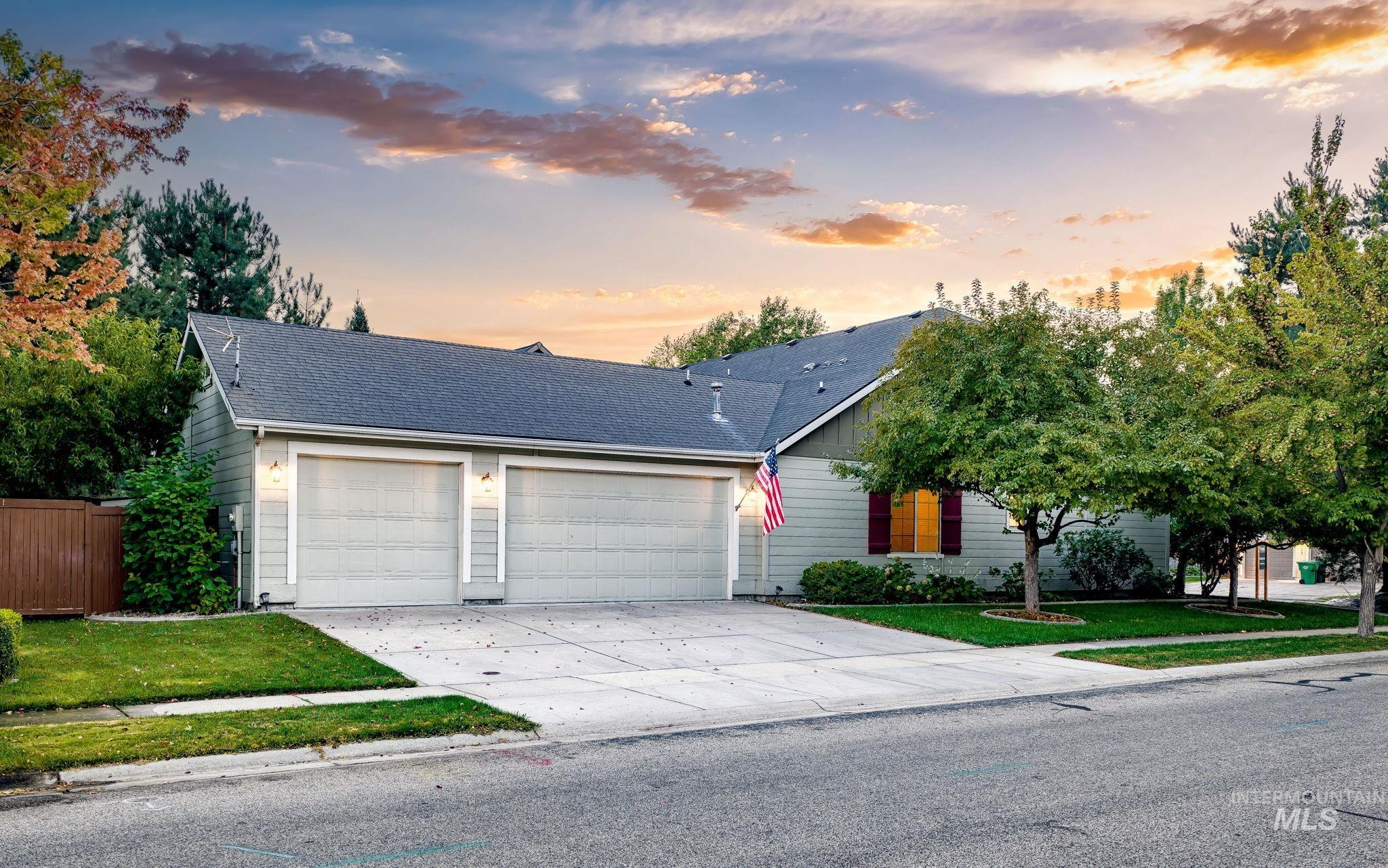 3660 N Colbourne Way, Meridian, Idaho 83646, 3 Bedrooms, 2 Bathrooms, Residential For Sale, Price $629,900,MLS 98998070