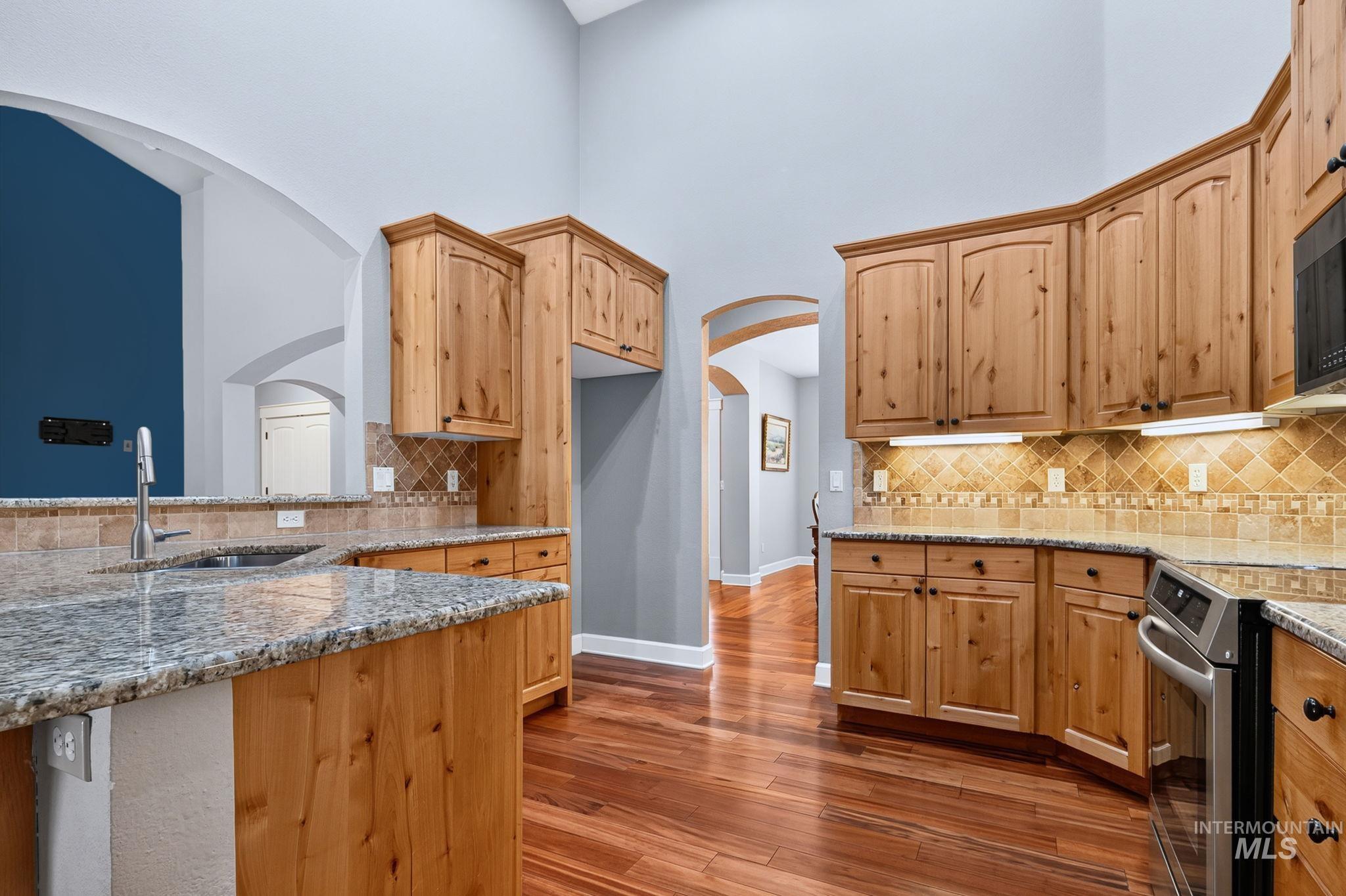 3660 N Colbourne Way, Meridian, Idaho 83646, 3 Bedrooms, 2 Bathrooms, Residential For Sale, Price $629,900,MLS 98998070