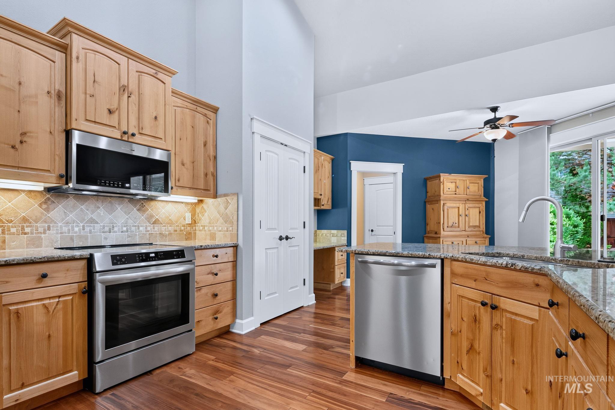 3660 N Colbourne Way, Meridian, Idaho 83646, 3 Bedrooms, 2 Bathrooms, Residential For Sale, Price $629,900,MLS 98998070