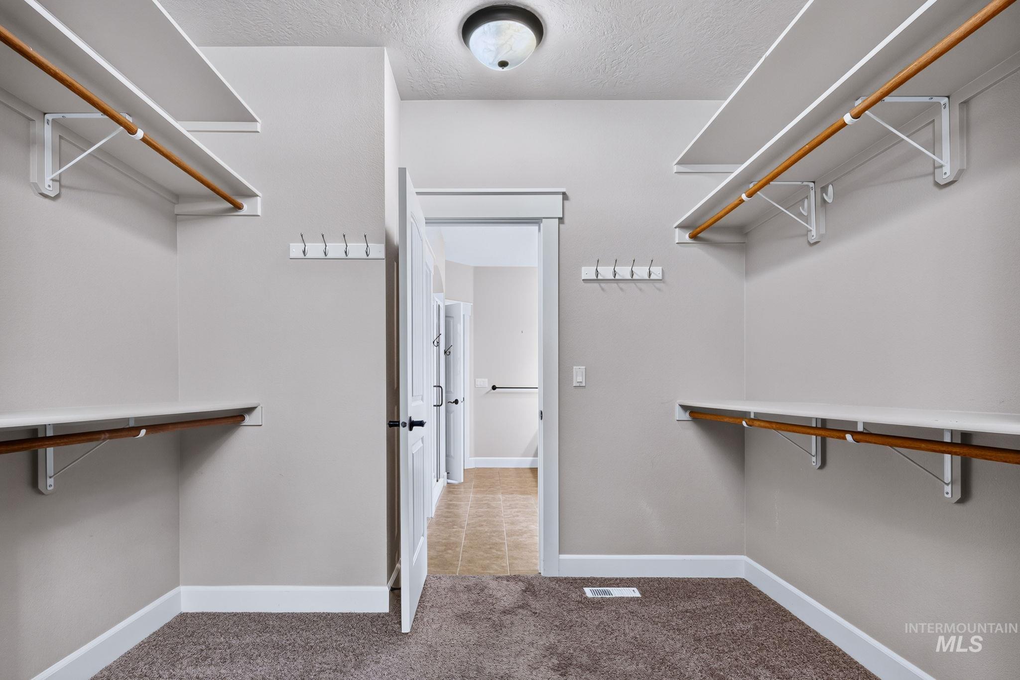 3660 N Colbourne Way, Meridian, Idaho 83646, 3 Bedrooms, 2 Bathrooms, Residential For Sale, Price $629,900,MLS 98998070
