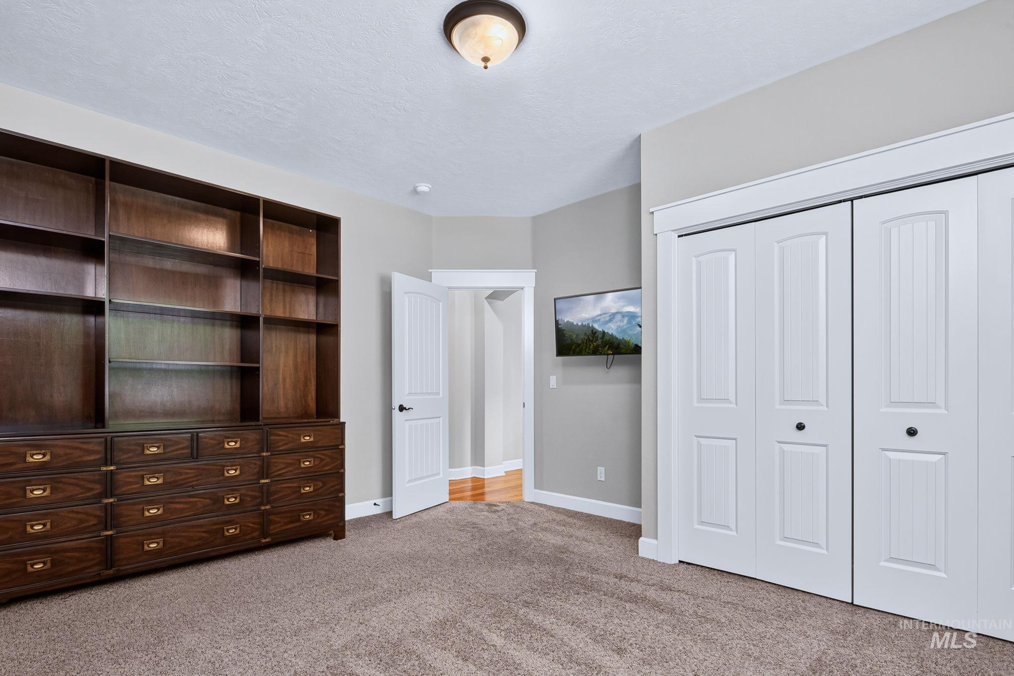 3660 N Colbourne Way, Meridian, Idaho 83646, 3 Bedrooms, 2 Bathrooms, Residential For Sale, Price $629,900,MLS 98998070
