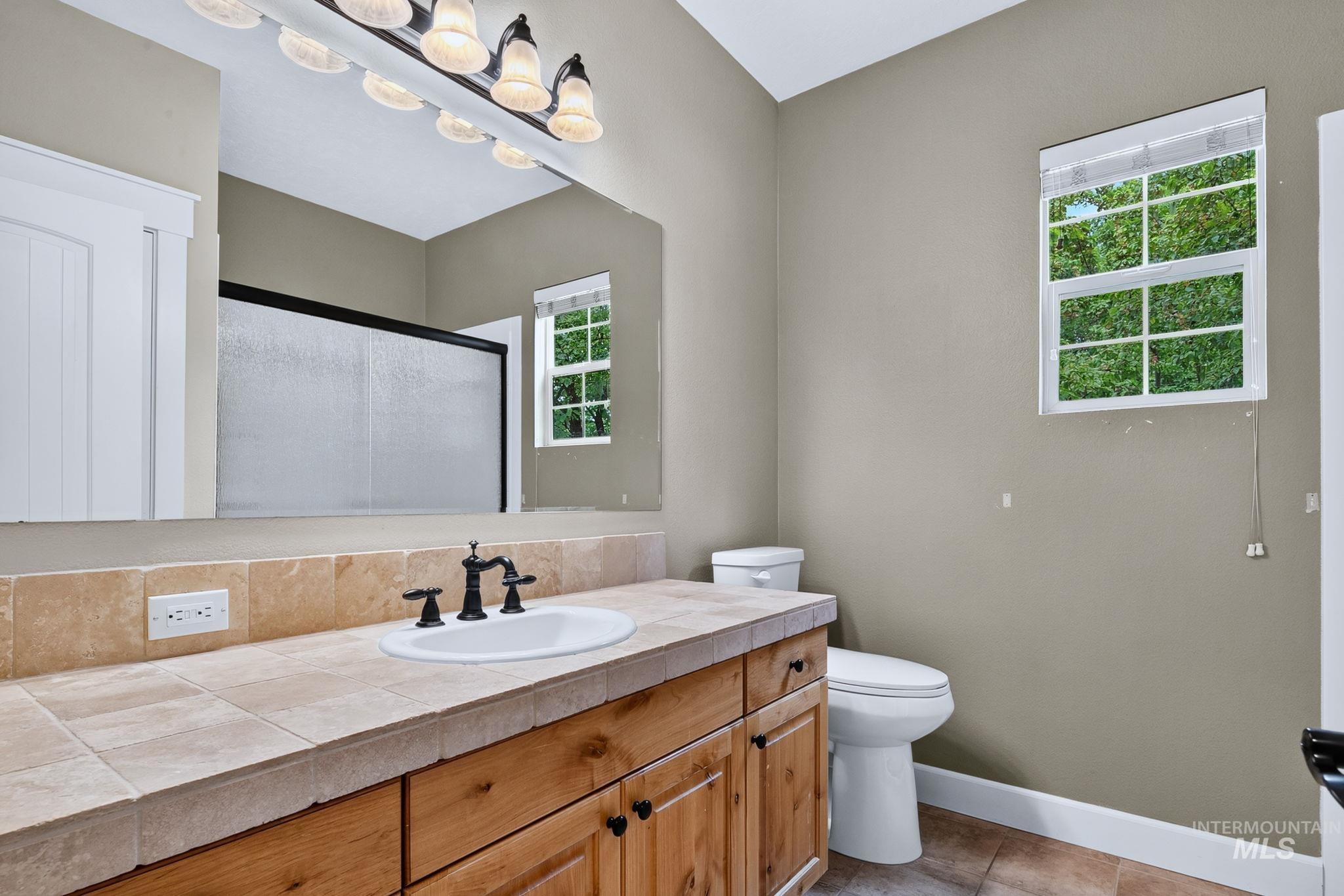 3660 N Colbourne Way, Meridian, Idaho 83646, 3 Bedrooms, 2 Bathrooms, Residential For Sale, Price $629,900,MLS 98998070