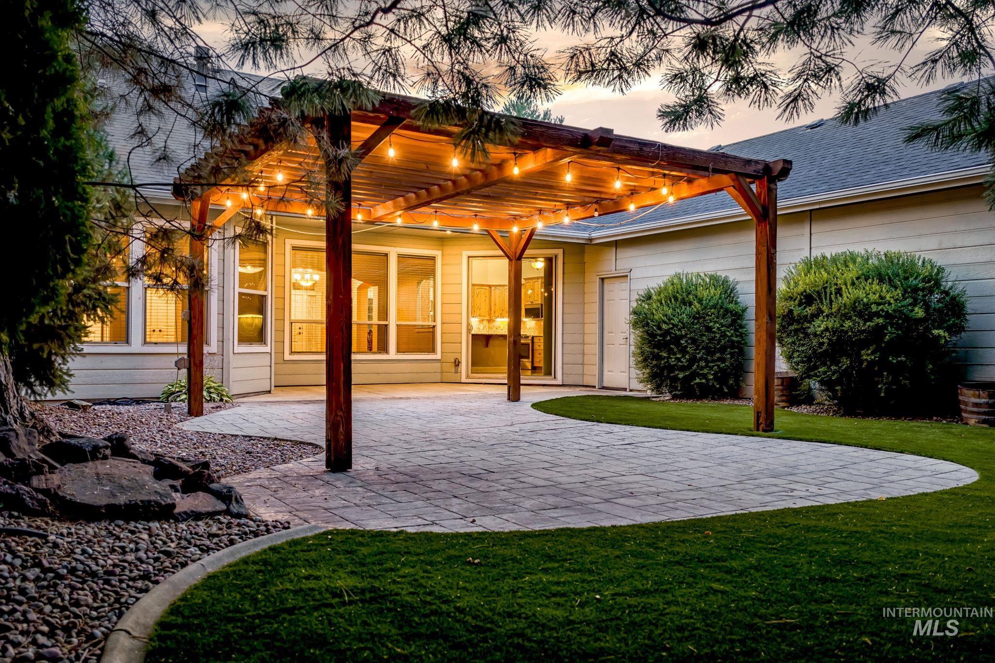 3660 N Colbourne Way, Meridian, Idaho 83646, 3 Bedrooms, 2 Bathrooms, Residential For Sale, Price $629,900,MLS 98998070