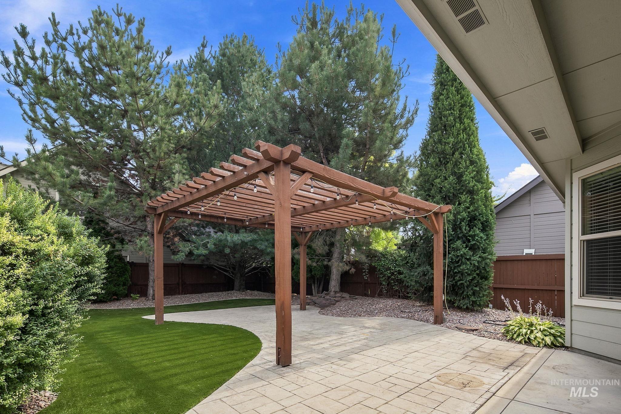 3660 N Colbourne Way, Meridian, Idaho 83646, 3 Bedrooms, 2 Bathrooms, Residential For Sale, Price $629,900,MLS 98998070