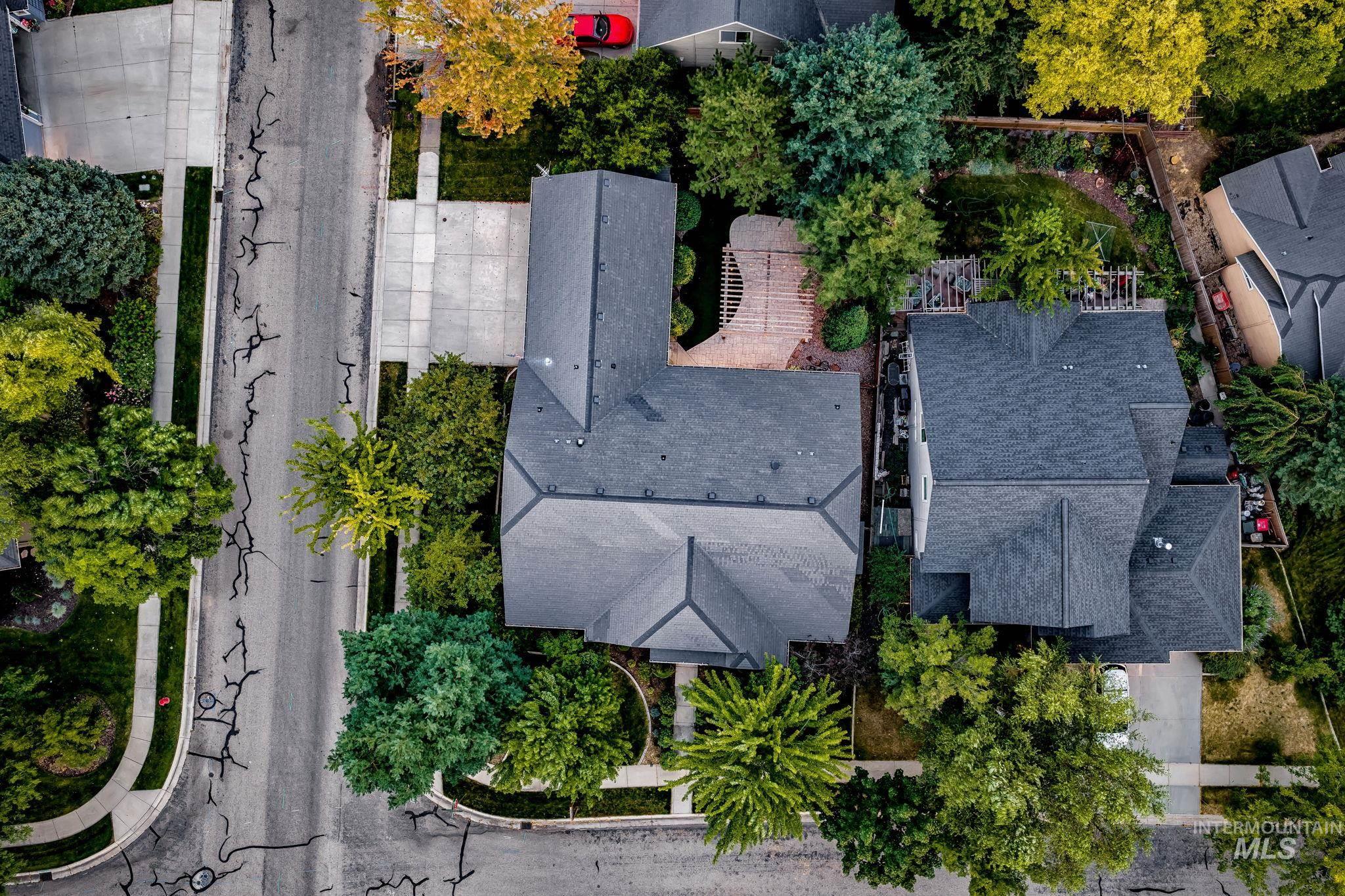 3660 N Colbourne Way, Meridian, Idaho 83646, 3 Bedrooms, 2 Bathrooms, Residential For Sale, Price $629,900,MLS 98998070