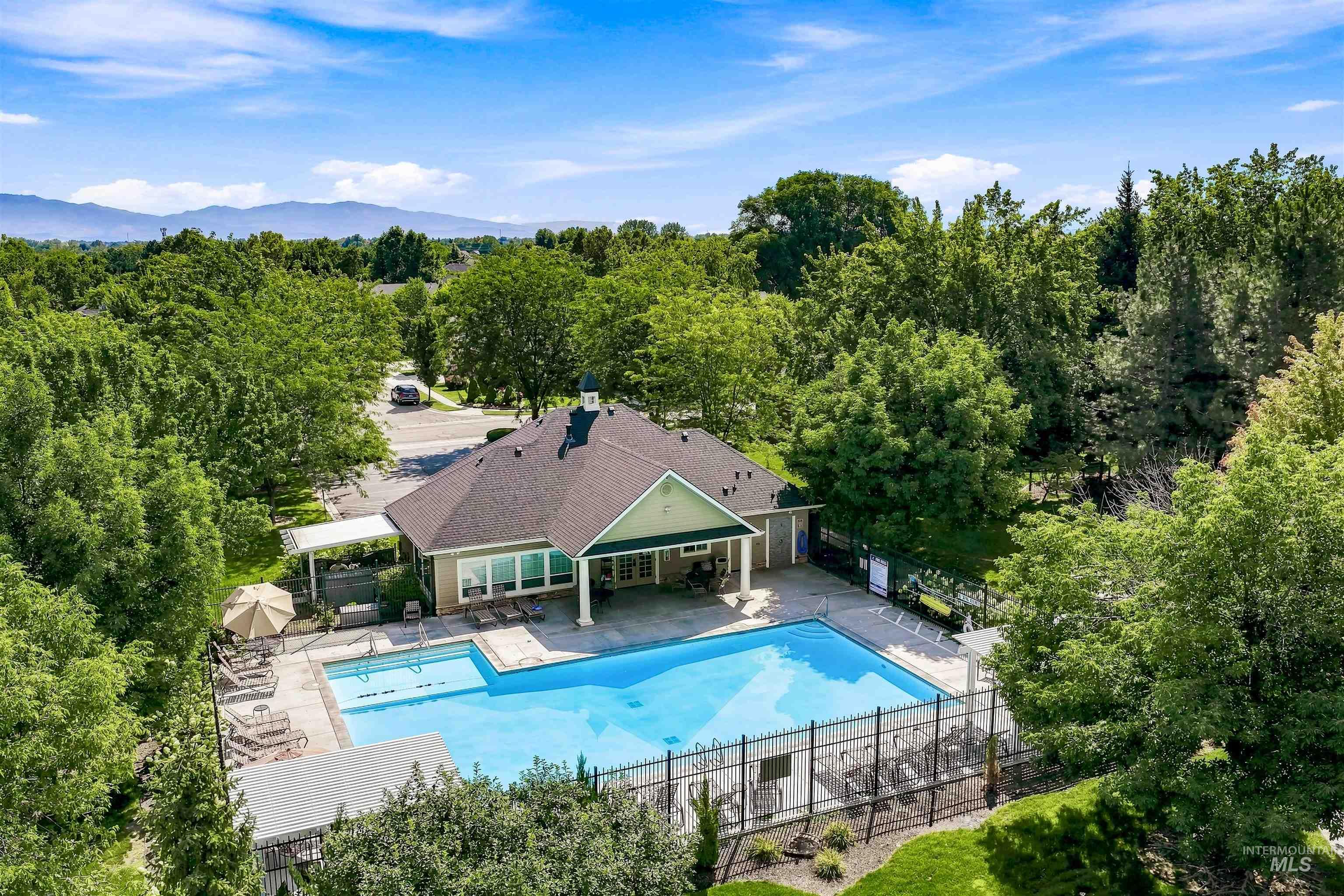 3660 N Colbourne Way, Meridian, Idaho 83646, 3 Bedrooms, 2 Bathrooms, Residential For Sale, Price $629,900,MLS 98998070