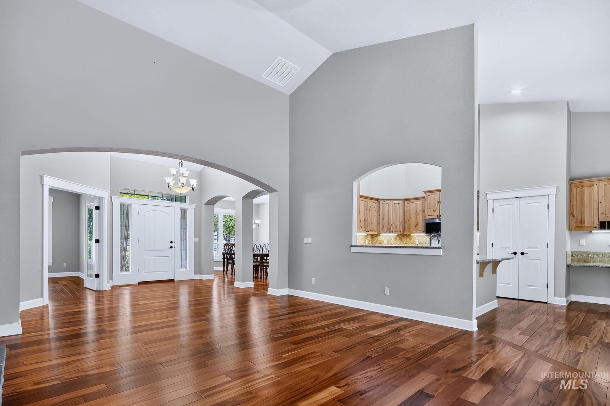 3660 N Colbourne Way, Meridian, Idaho 83646, 3 Bedrooms, 2 Bathrooms, Residential For Sale, Price $629,900,MLS 98998070