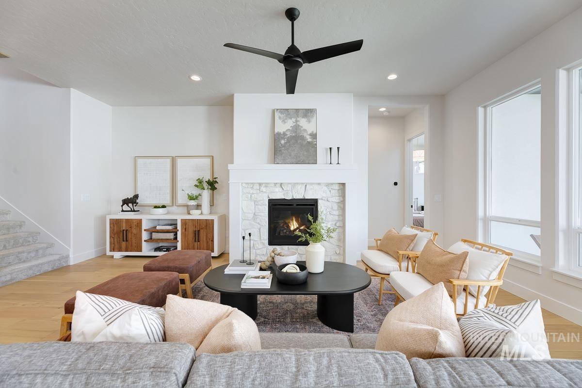 3128 E Renwick St, Meridian, Idaho 83642, 3 Bedrooms, 4 Bathrooms, Residential For Sale, Price $904,456,MLS 98998071