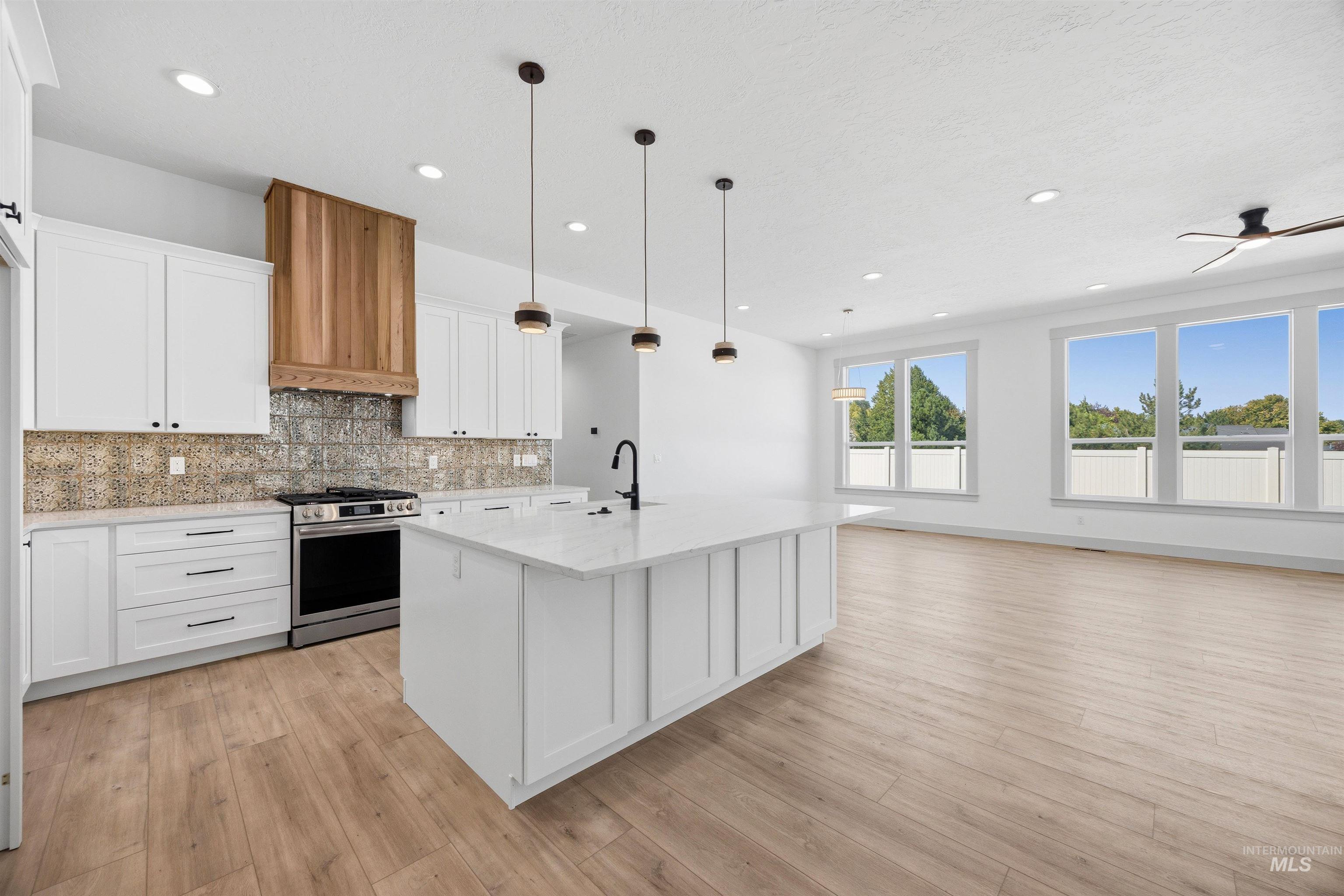 451 W Elaine Ct, Nampa, Idaho 83686, 4 Bedrooms, 3 Bathrooms, Residential For Sale, Price $719,900,MLS 98998075