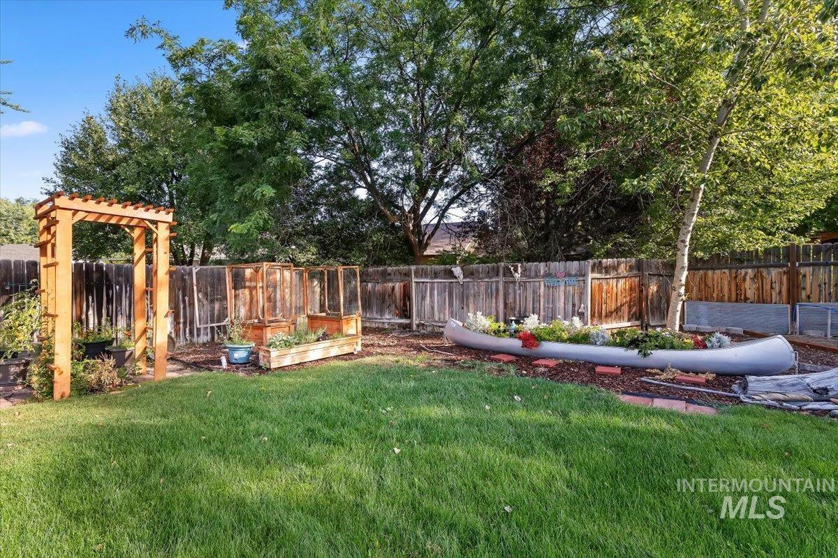 4406 S Timridge Way, Boise, Idaho 83716, 3 Bedrooms, 2 Bathrooms, Residential For Sale, Price $510,000,MLS 98998078