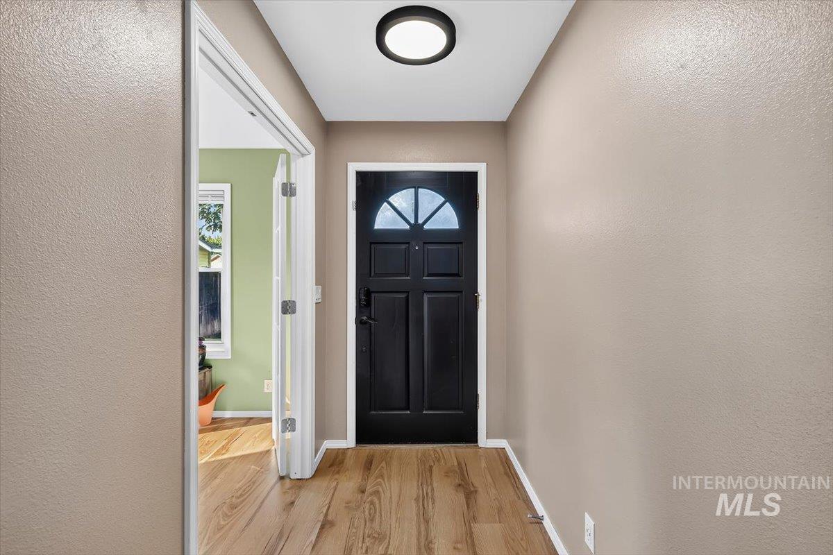 4406 S Timridge Way, Boise, Idaho 83716, 3 Bedrooms, 2 Bathrooms, Residential For Sale, Price $510,000,MLS 98998078
