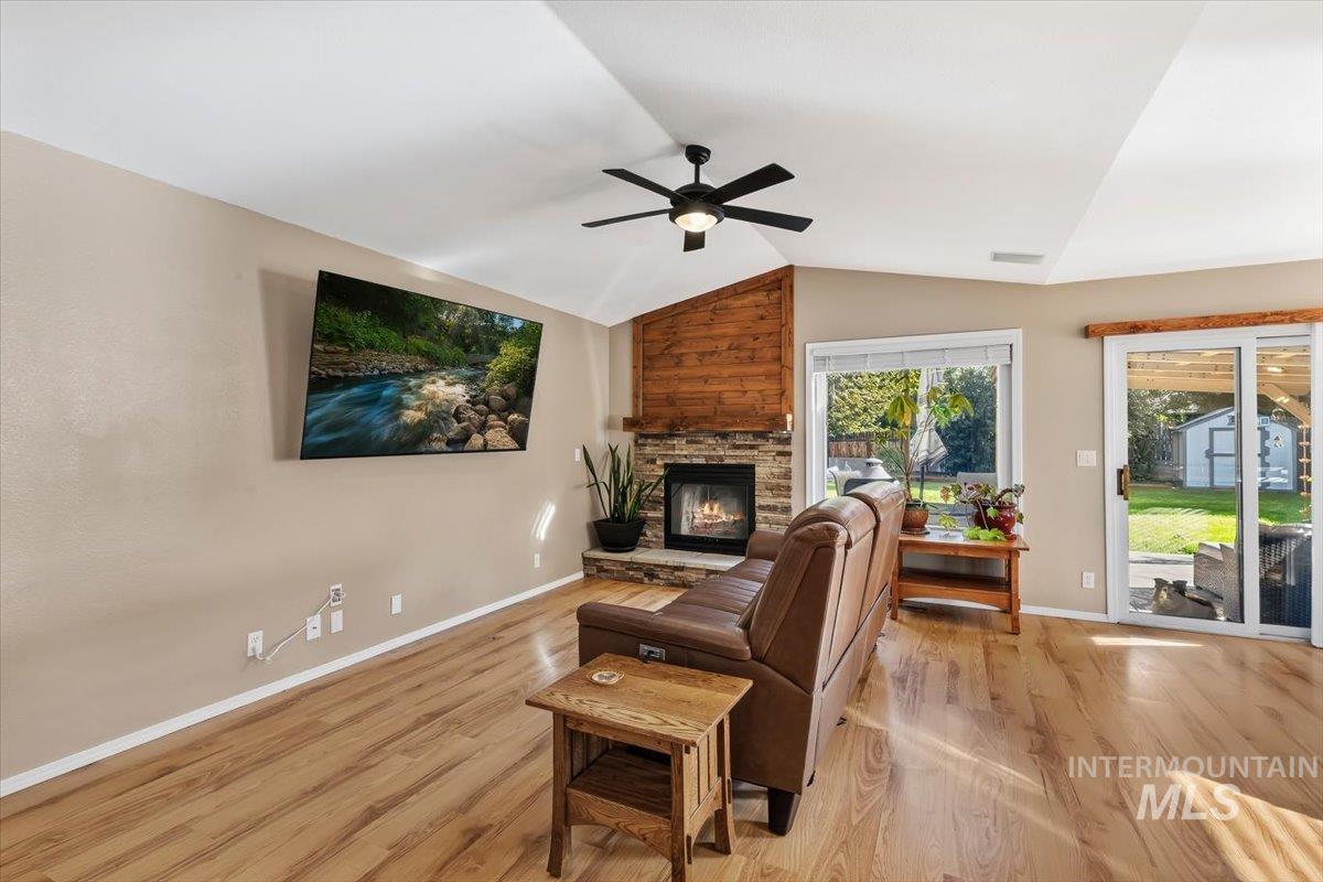 4406 S Timridge Way, Boise, Idaho 83716, 3 Bedrooms, 2 Bathrooms, Residential For Sale, Price $510,000,MLS 98998078