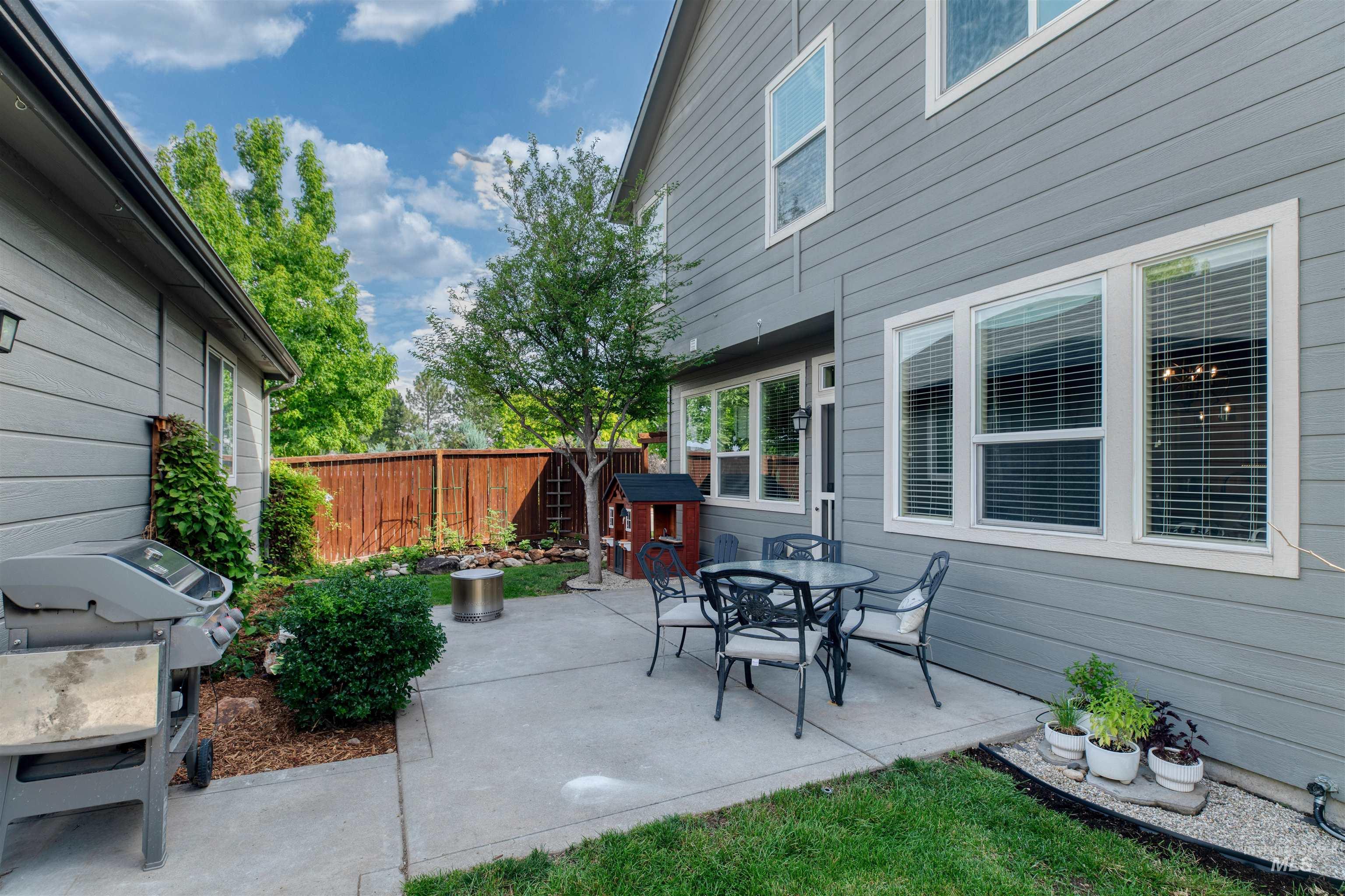 3989 N Park Crossing Ave, Meridian, Idaho 83646, 3 Bedrooms, 2.5 Bathrooms, Residential For Sale, Price $494,900,MLS 98998081