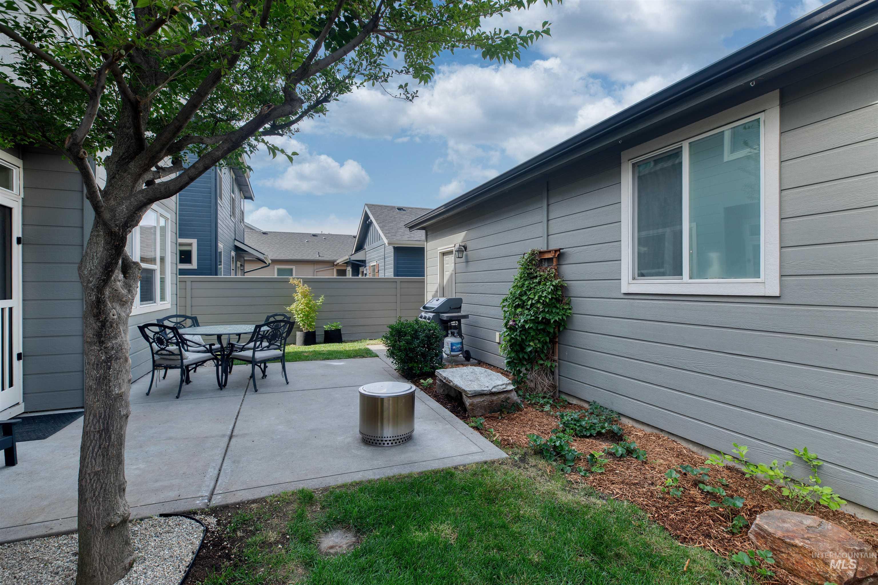 3989 N Park Crossing Ave, Meridian, Idaho 83646, 3 Bedrooms, 2.5 Bathrooms, Residential For Sale, Price $494,900,MLS 98998081