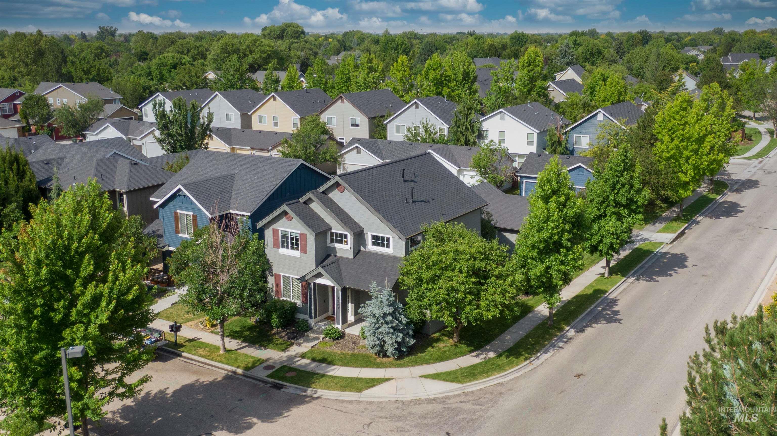 3989 N Park Crossing Ave, Meridian, Idaho 83646, 3 Bedrooms, 2.5 Bathrooms, Residential For Sale, Price $494,900,MLS 98998081