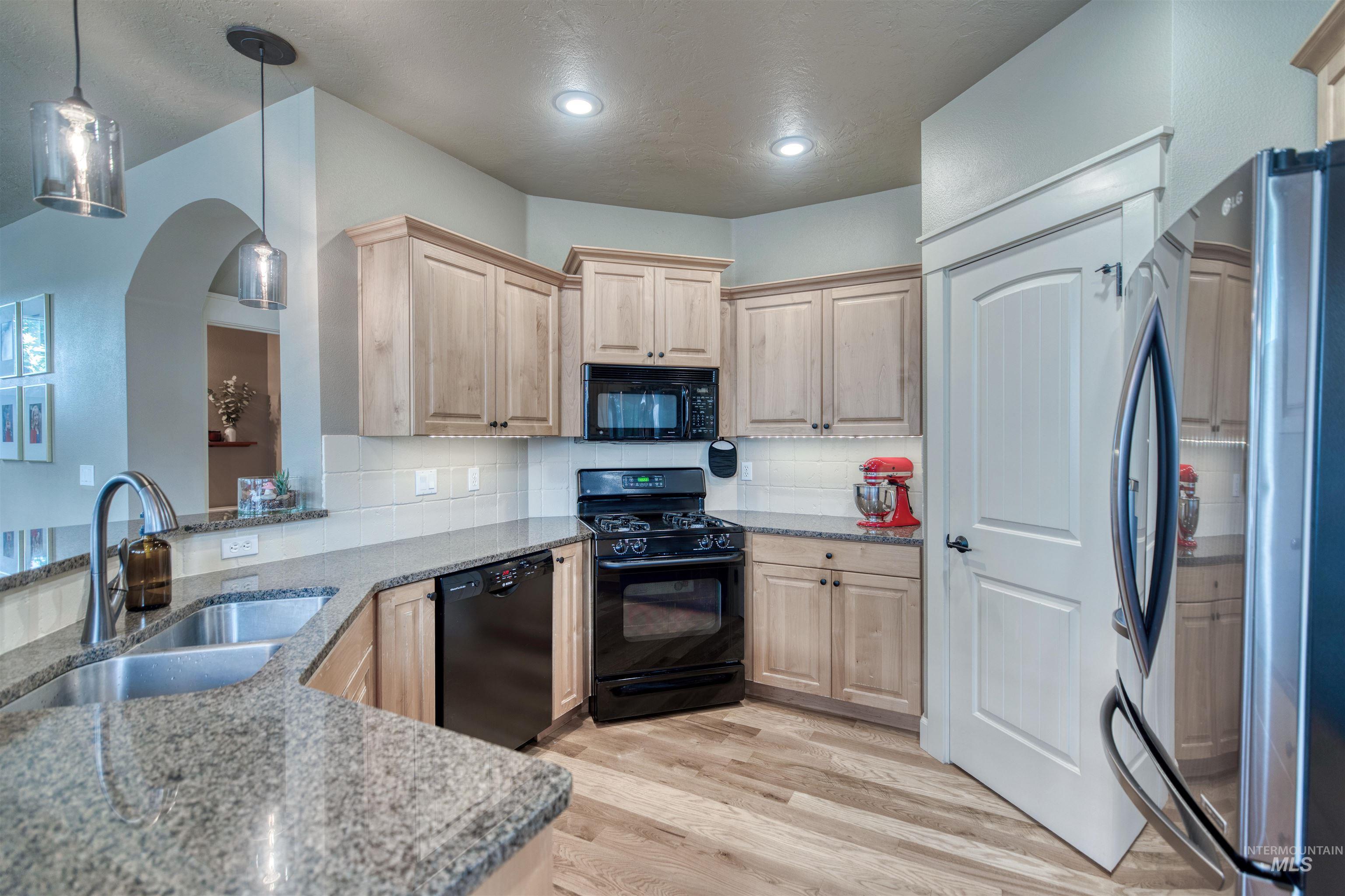3989 N Park Crossing Ave, Meridian, Idaho 83646, 3 Bedrooms, 2.5 Bathrooms, Residential For Sale, Price $494,900,MLS 98998081